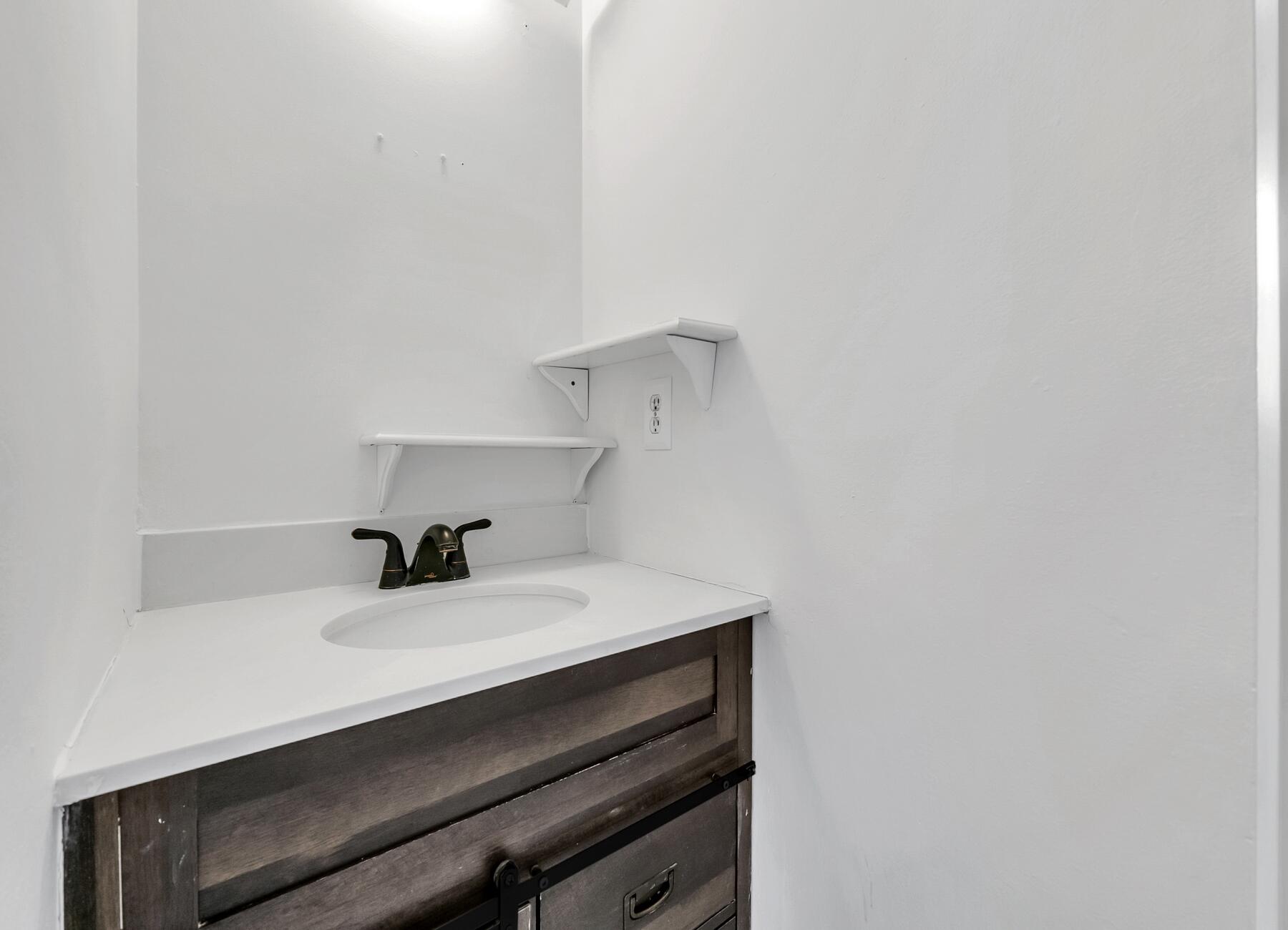 WYNNEHAVEN BEACH ESTATES - Residential Lease