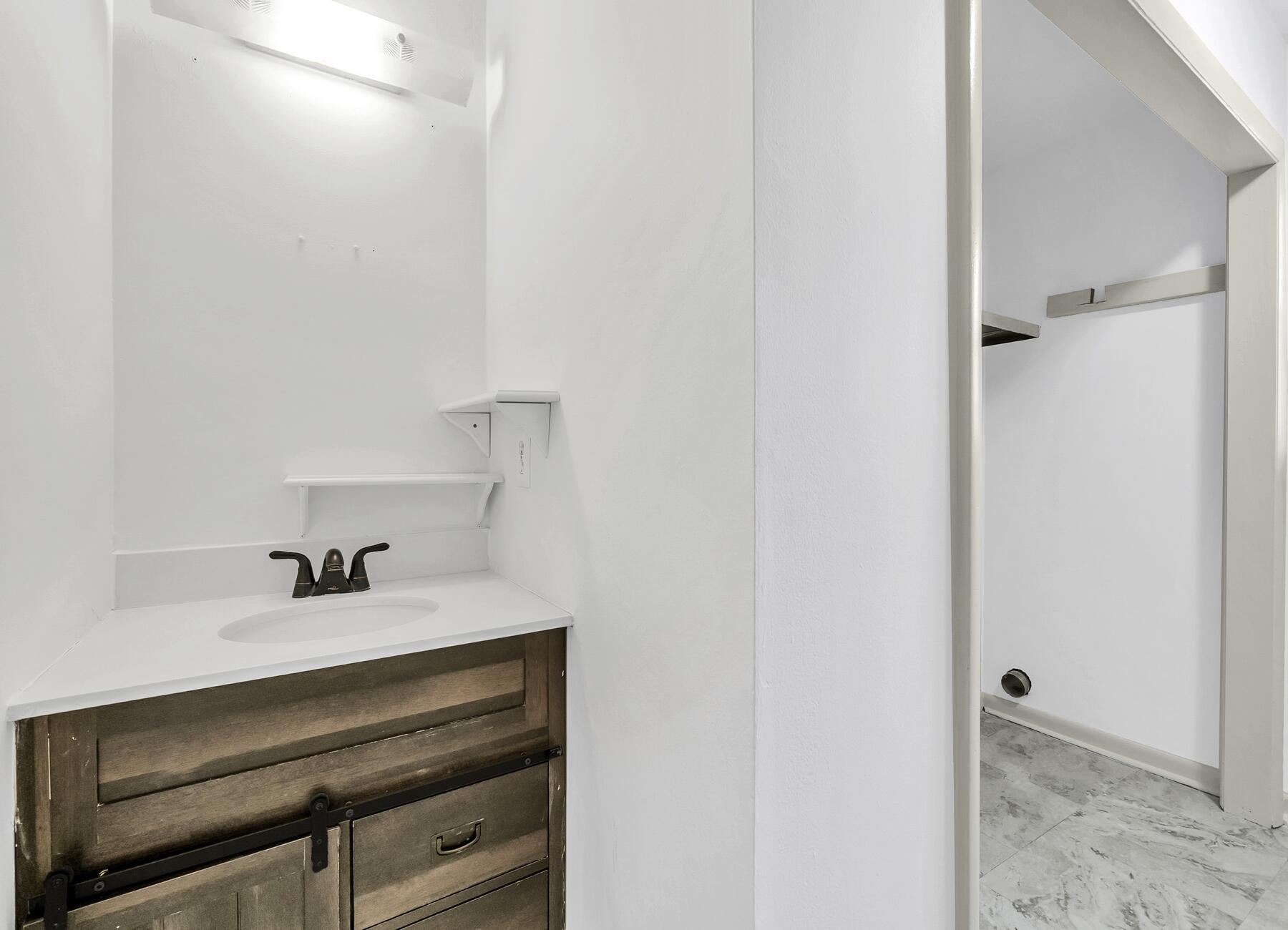 WYNNEHAVEN BEACH ESTATES - Residential Lease