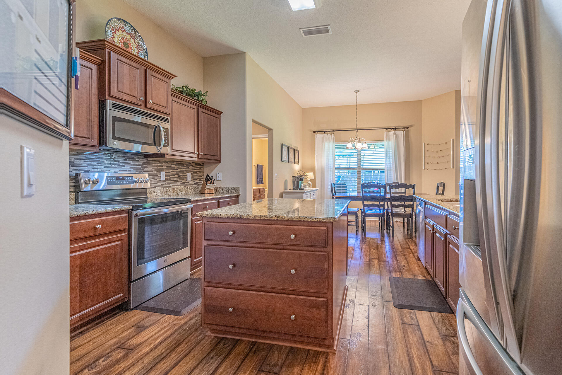 BROOKE ESTATES PH III - Residential Lease