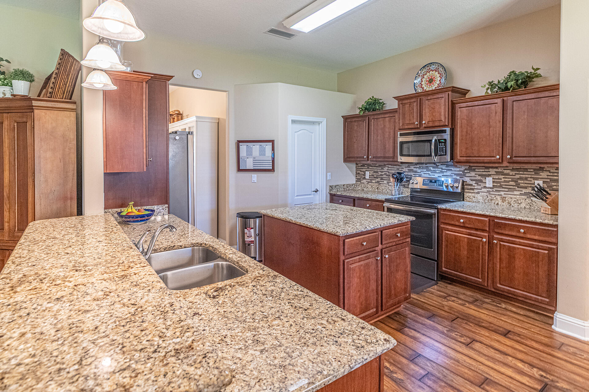 BROOKE ESTATES PH III - Residential Lease