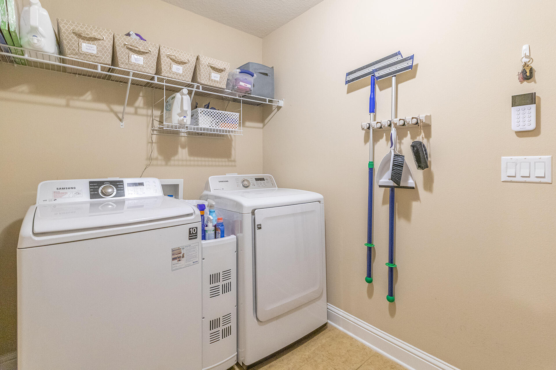 BROOKE ESTATES PH III - Residential Lease