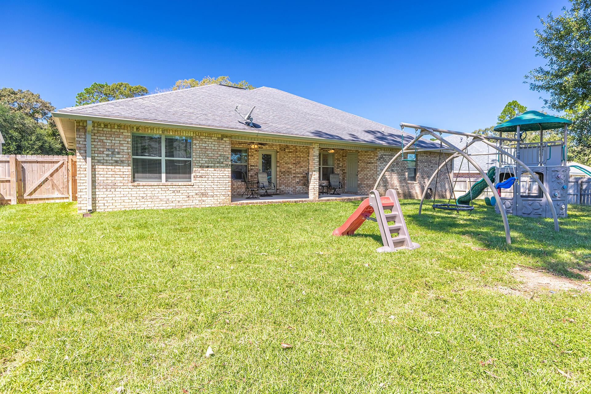 BROOKE ESTATES PH III - Residential Lease