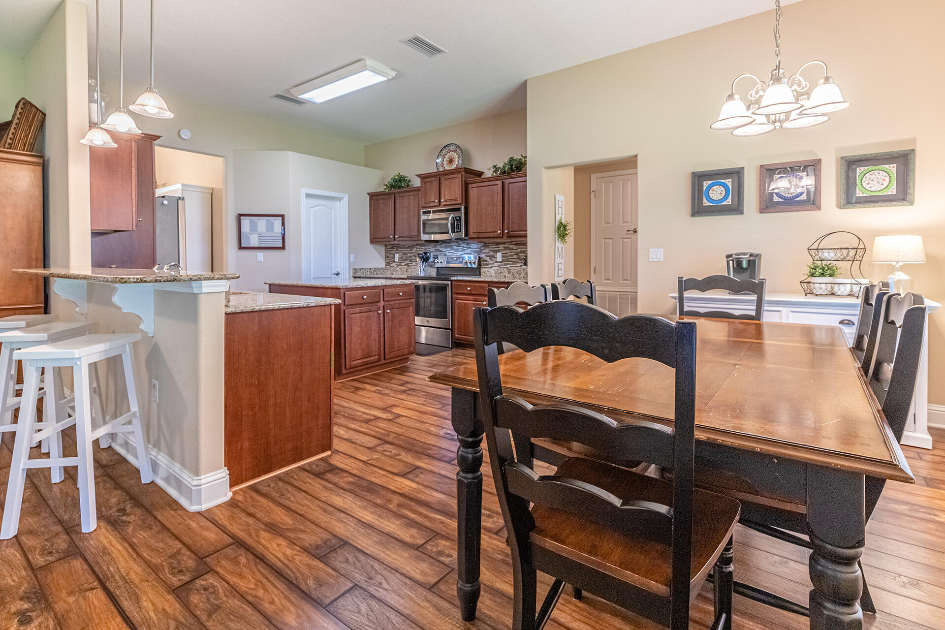 BROOKE ESTATES PH III - Residential Lease