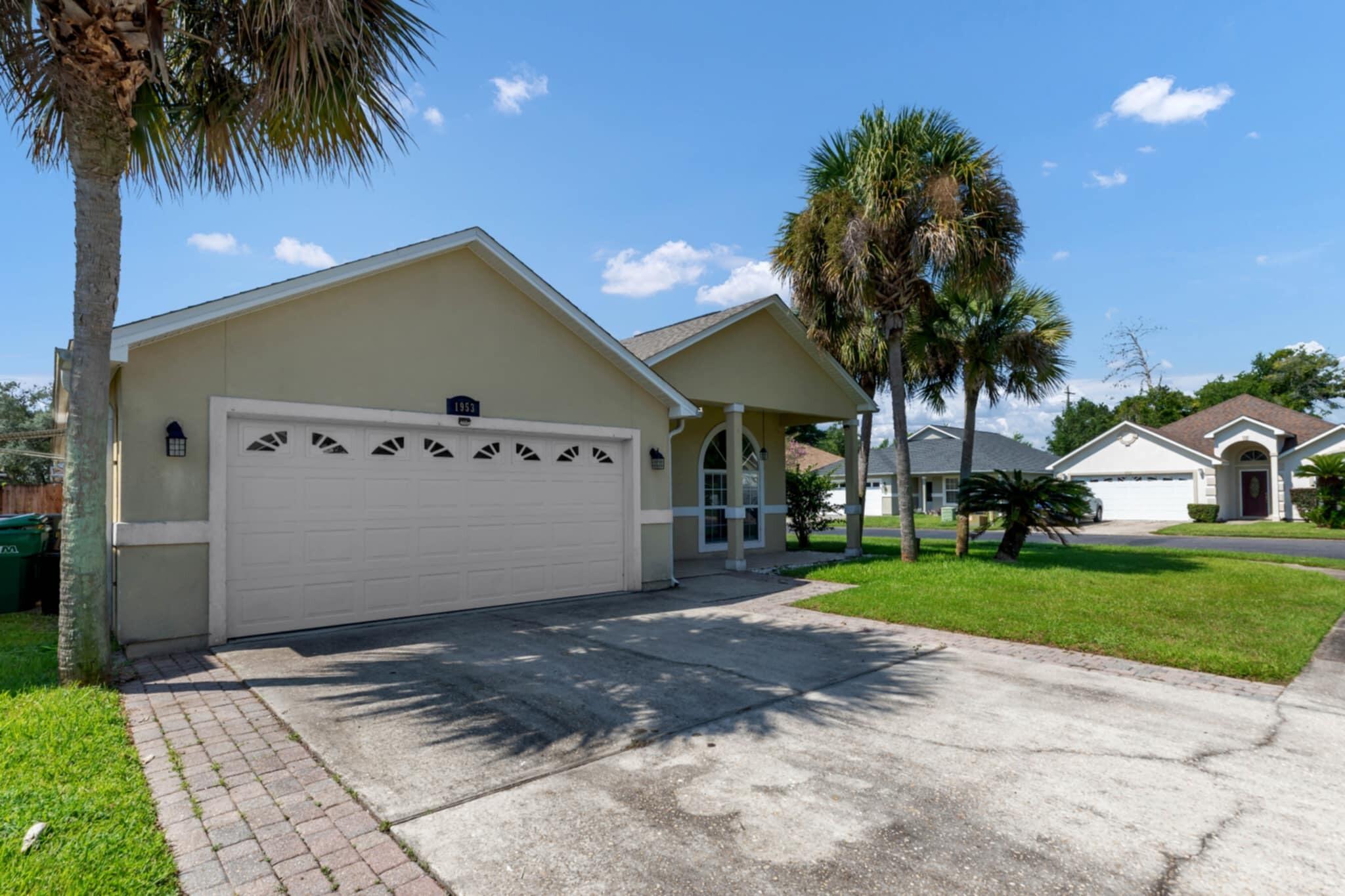 SUMMER PLACE - Residential Lease