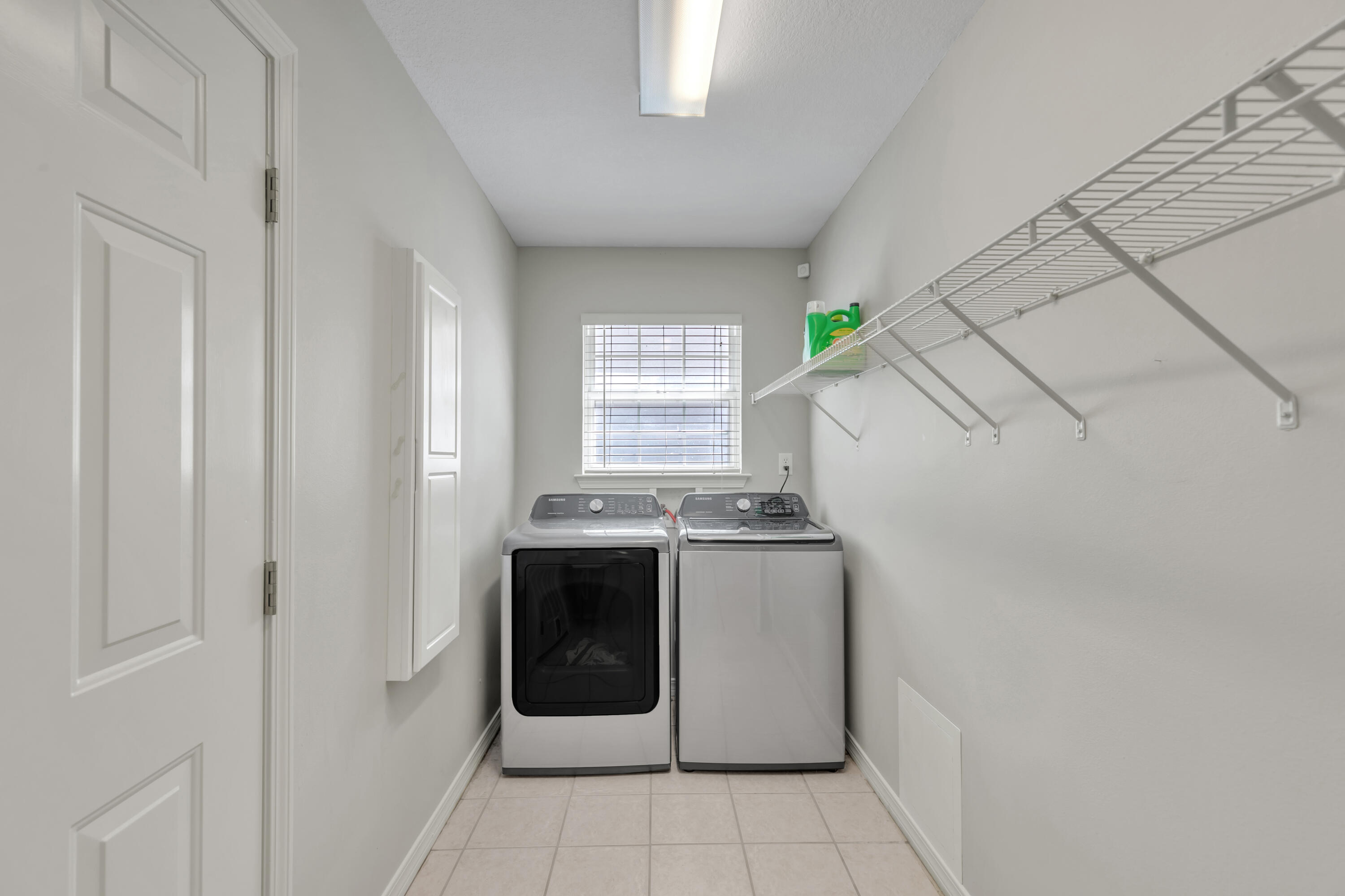 SUMMER PLACE - Residential Lease