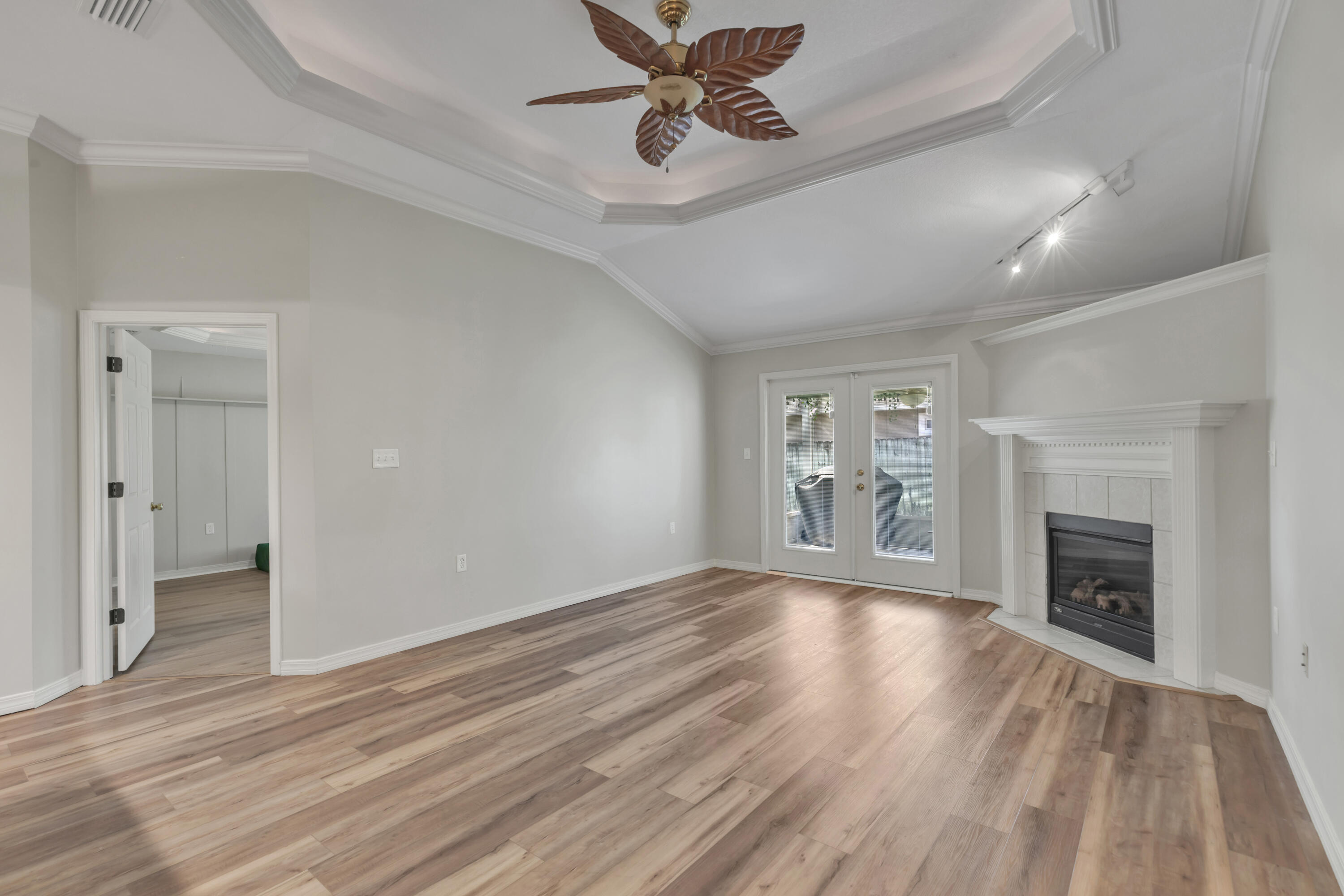 SUMMER PLACE - Residential Lease