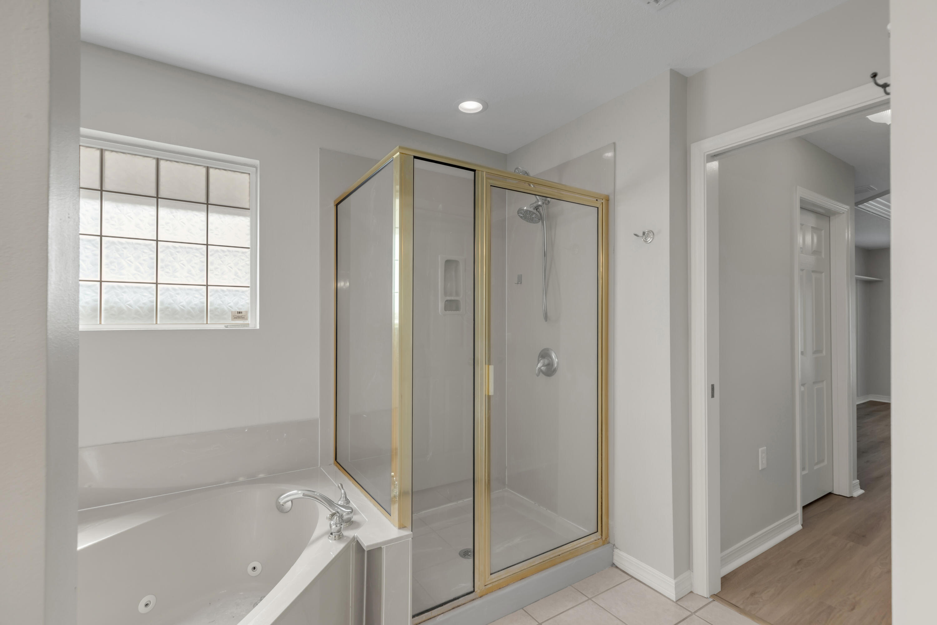 SUMMER PLACE - Residential Lease
