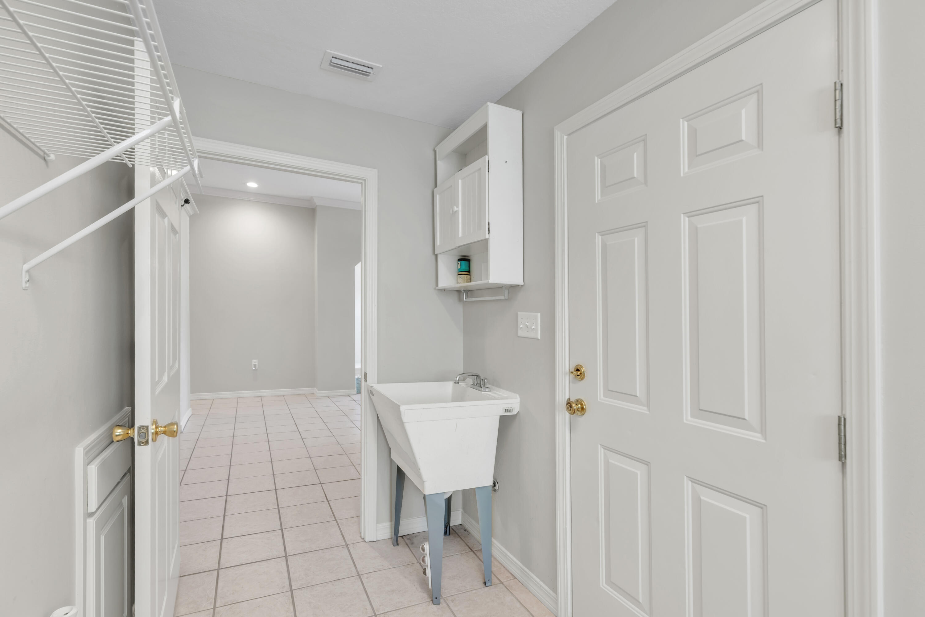 SUMMER PLACE - Residential Lease