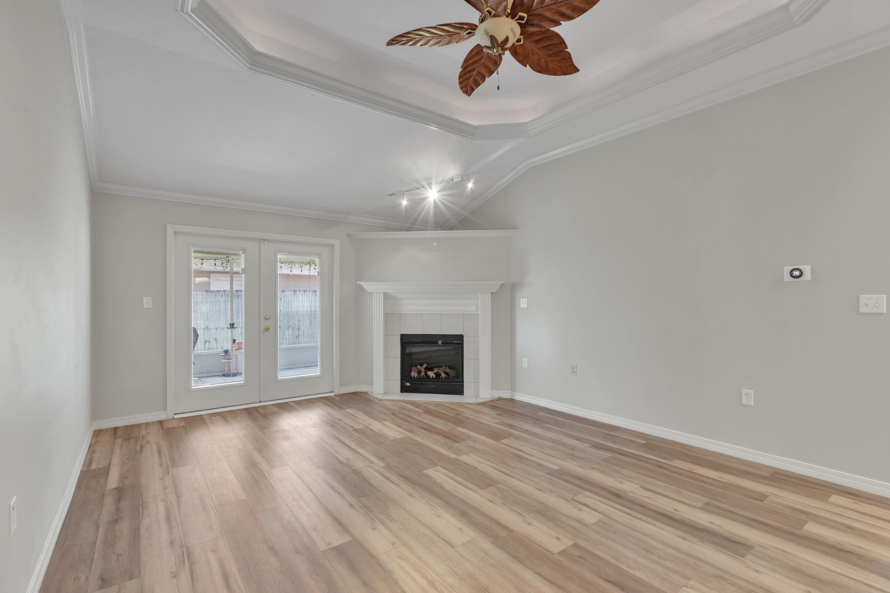 SUMMER PLACE - Residential Lease