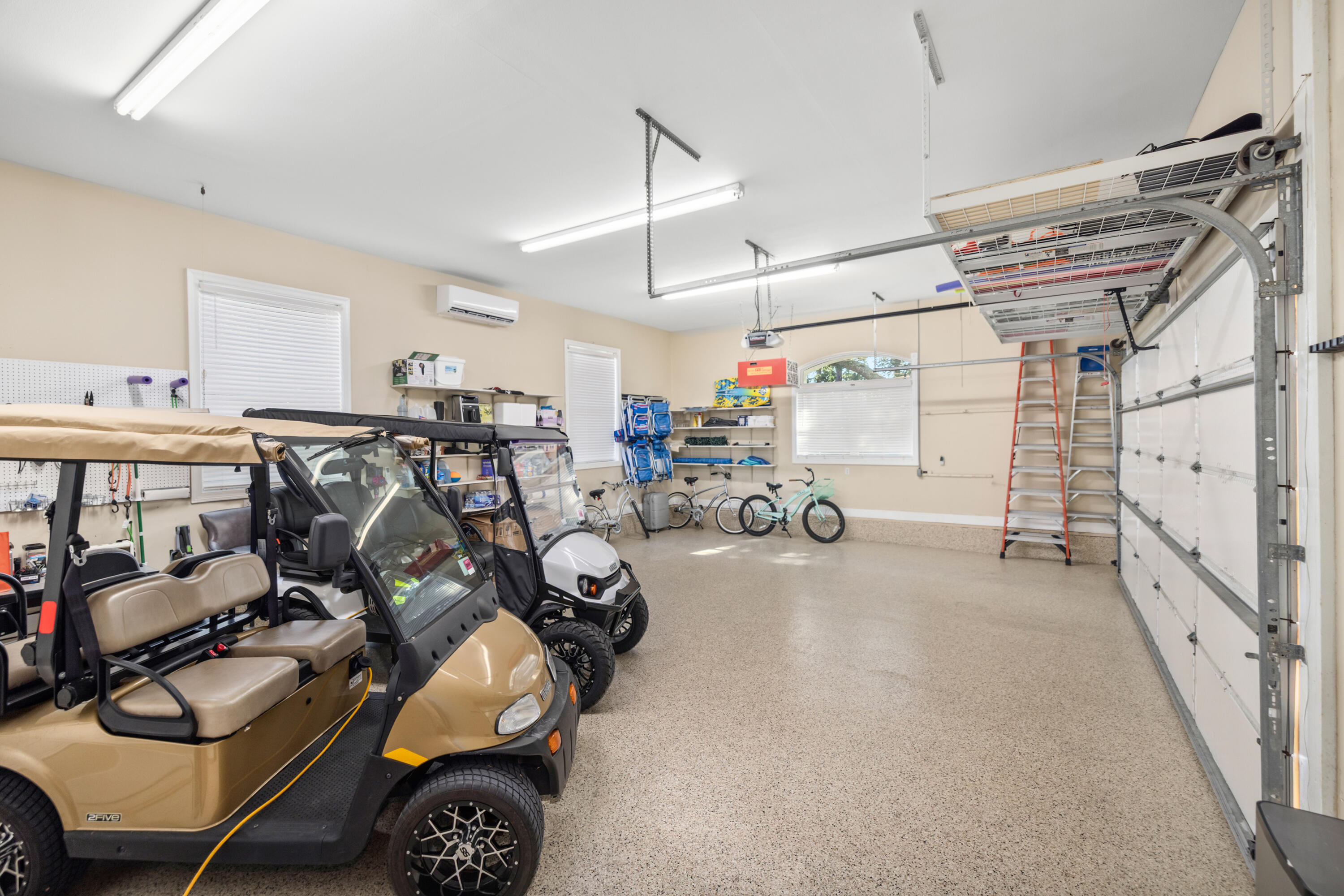 BAYTOWNE AVE EAST - Residential