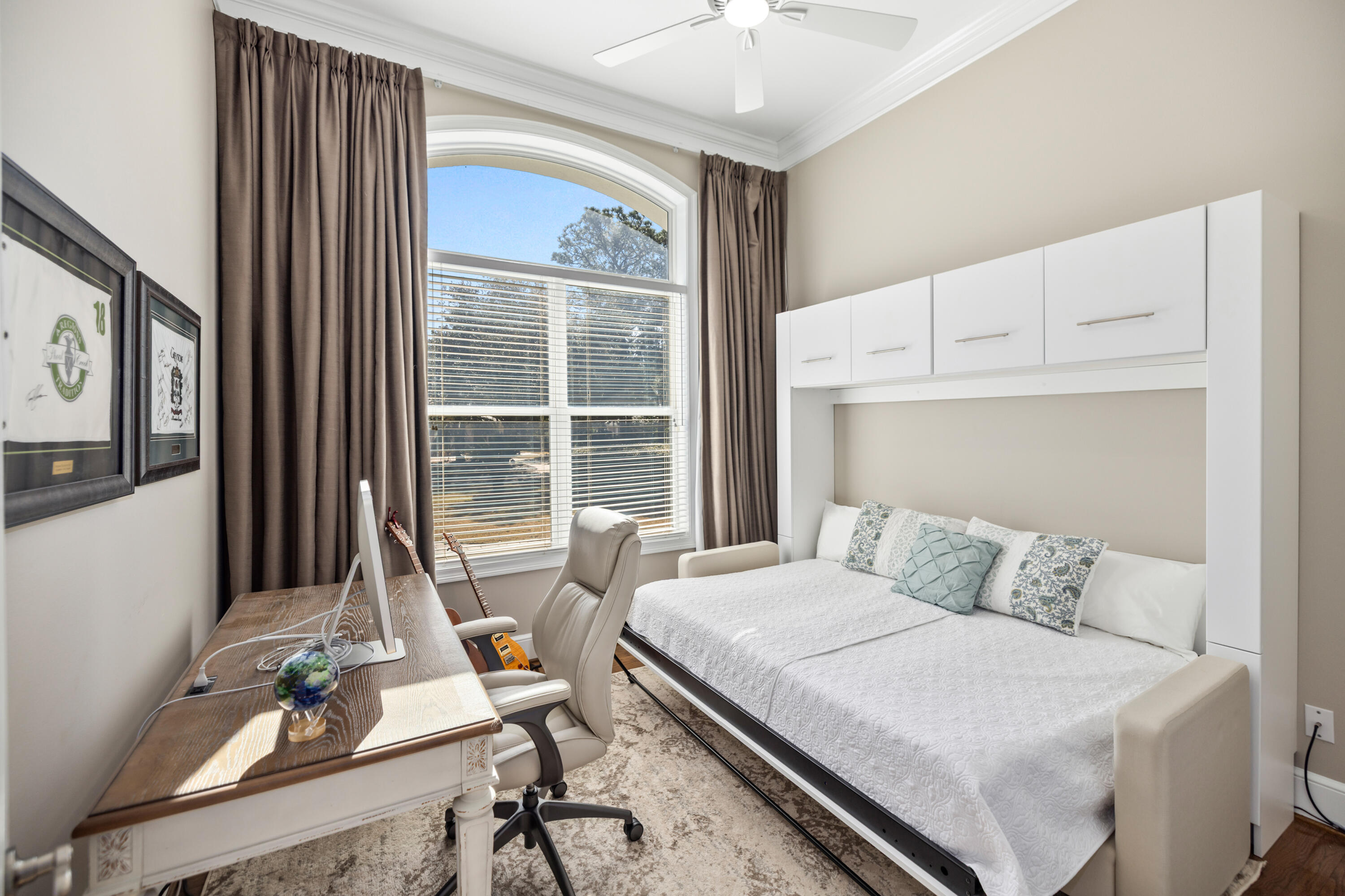 BAYTOWNE AVE EAST - Residential