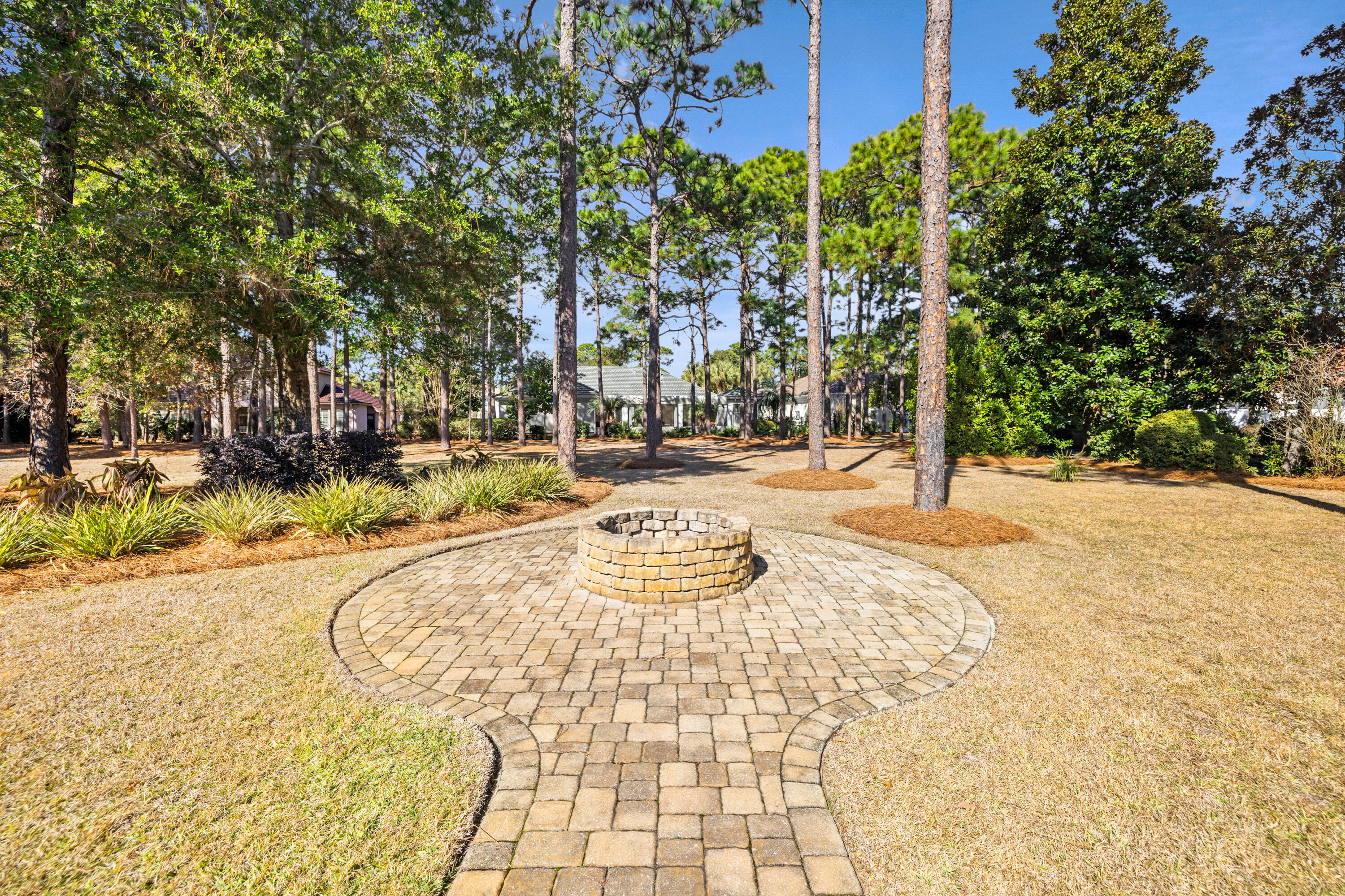 BAYTOWNE AVE EAST - Residential