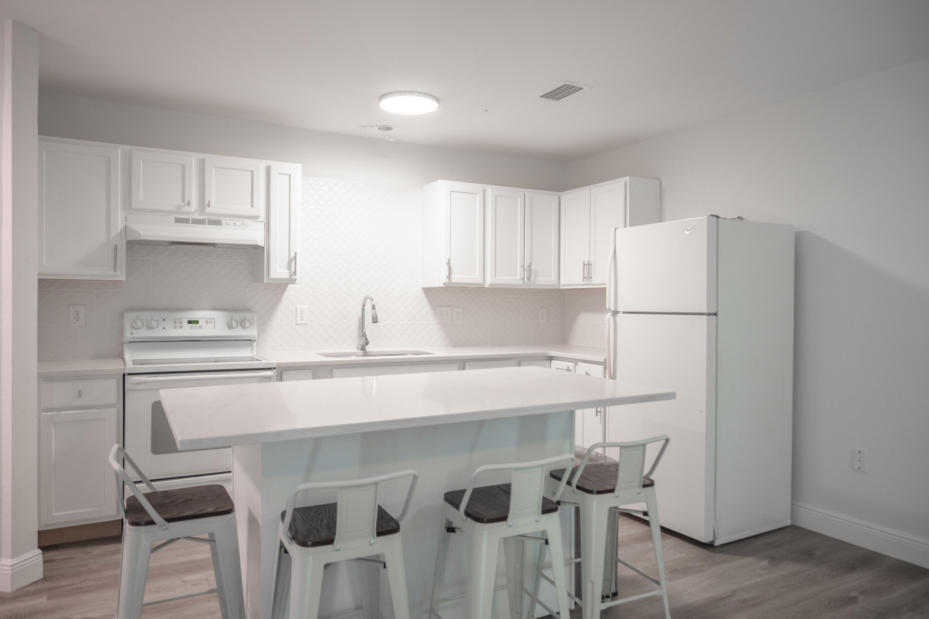 SHADY OAKS - Residential