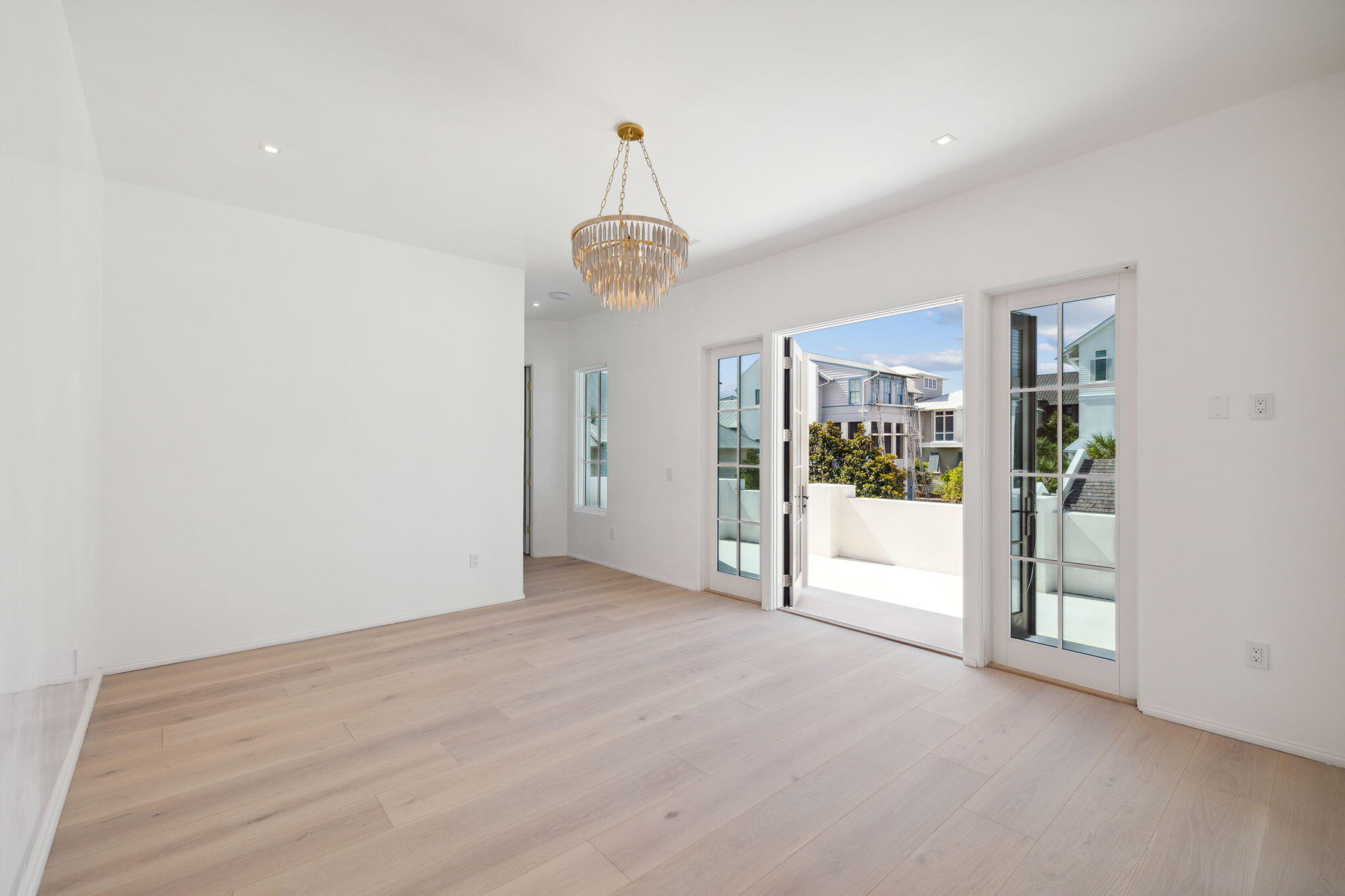 RETREAT THE - Residential