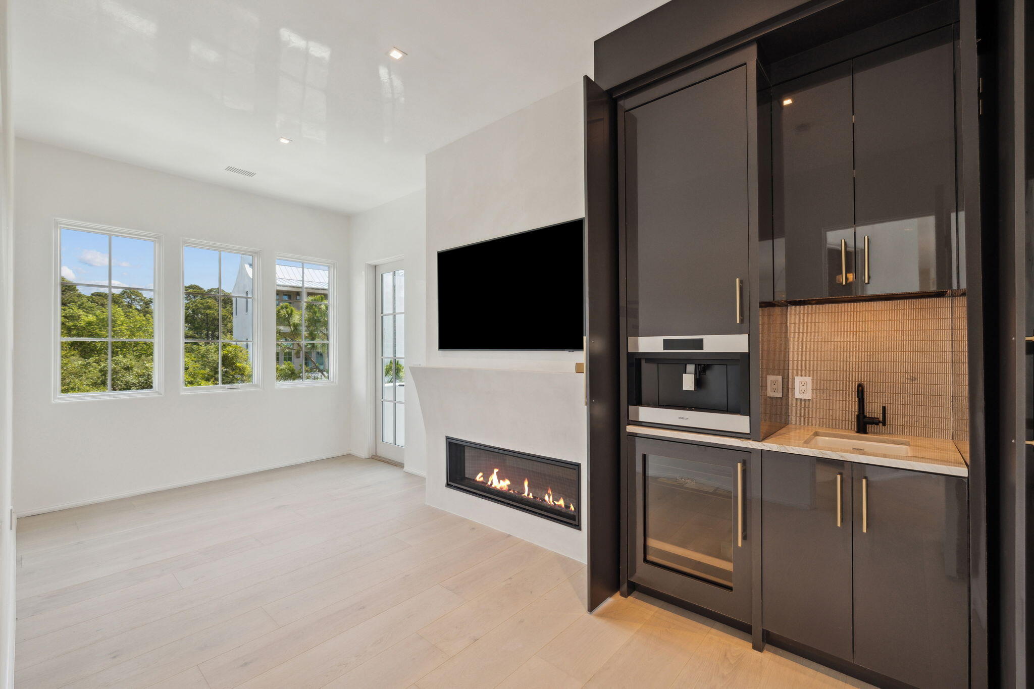 RETREAT THE - Residential