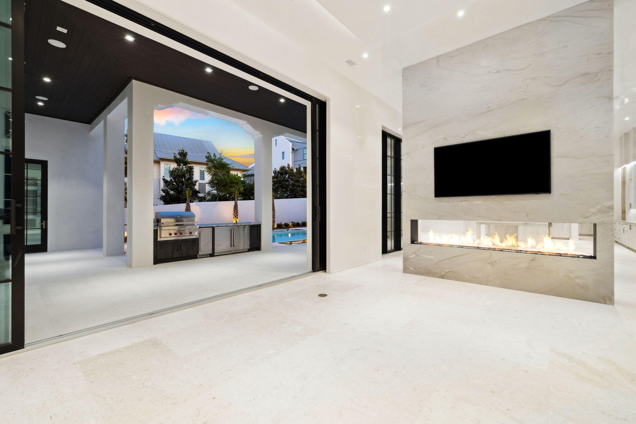 22 E Bermuda Drive