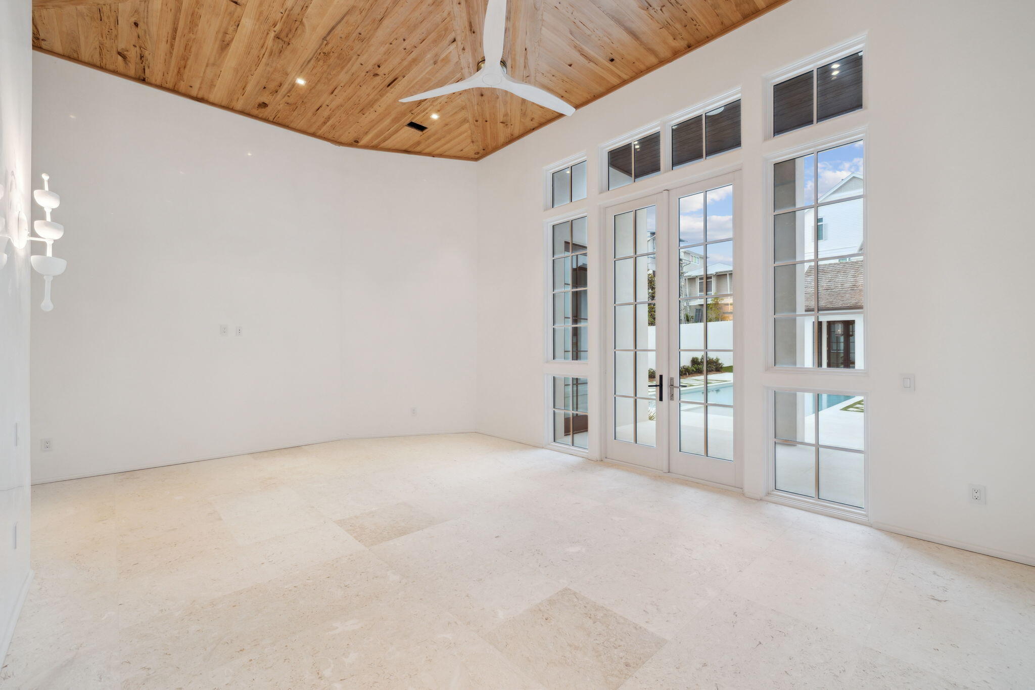 RETREAT THE - Residential