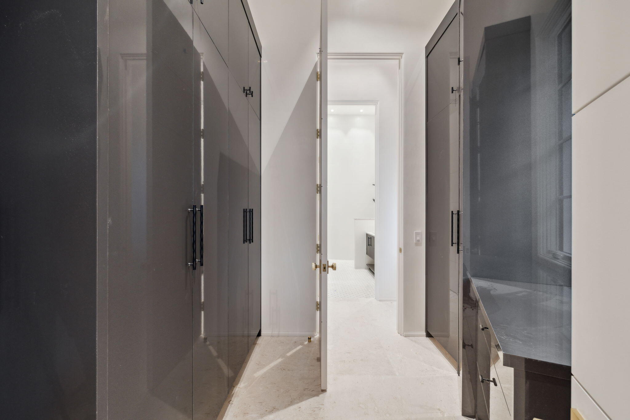RETREAT THE - Residential