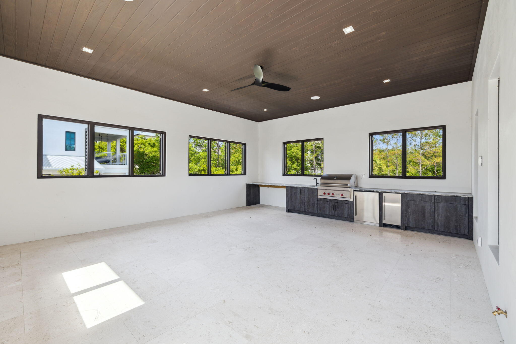 RETREAT THE - Residential