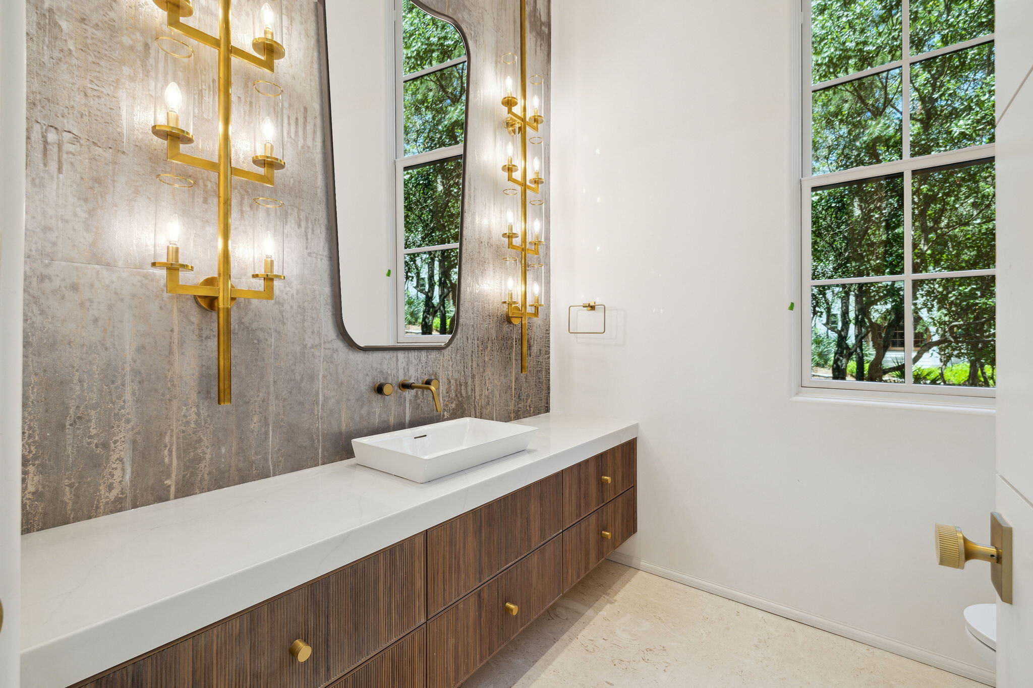 RETREAT THE - Residential