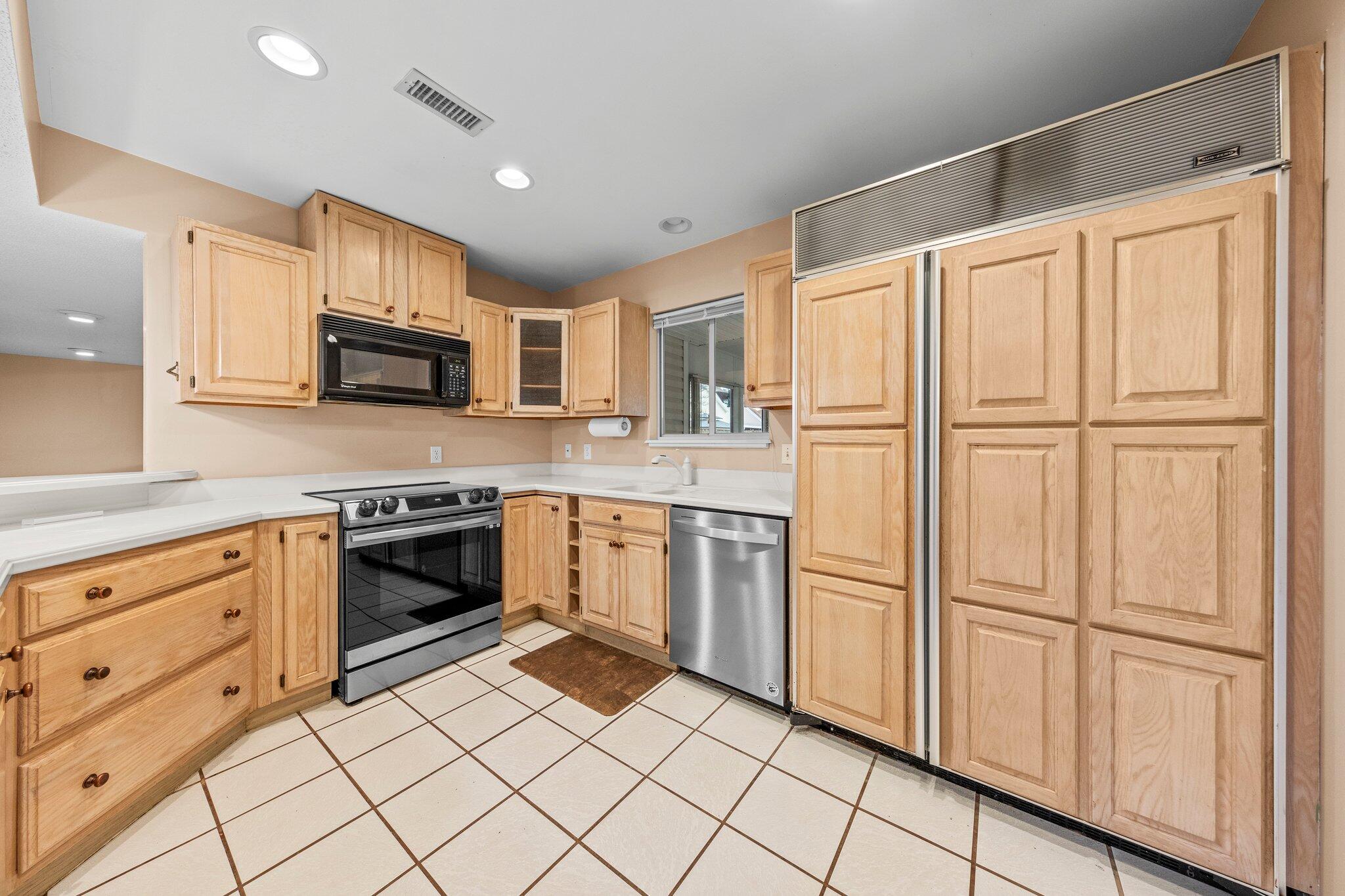 BRITTANY WOODS S/D - Residential Lease