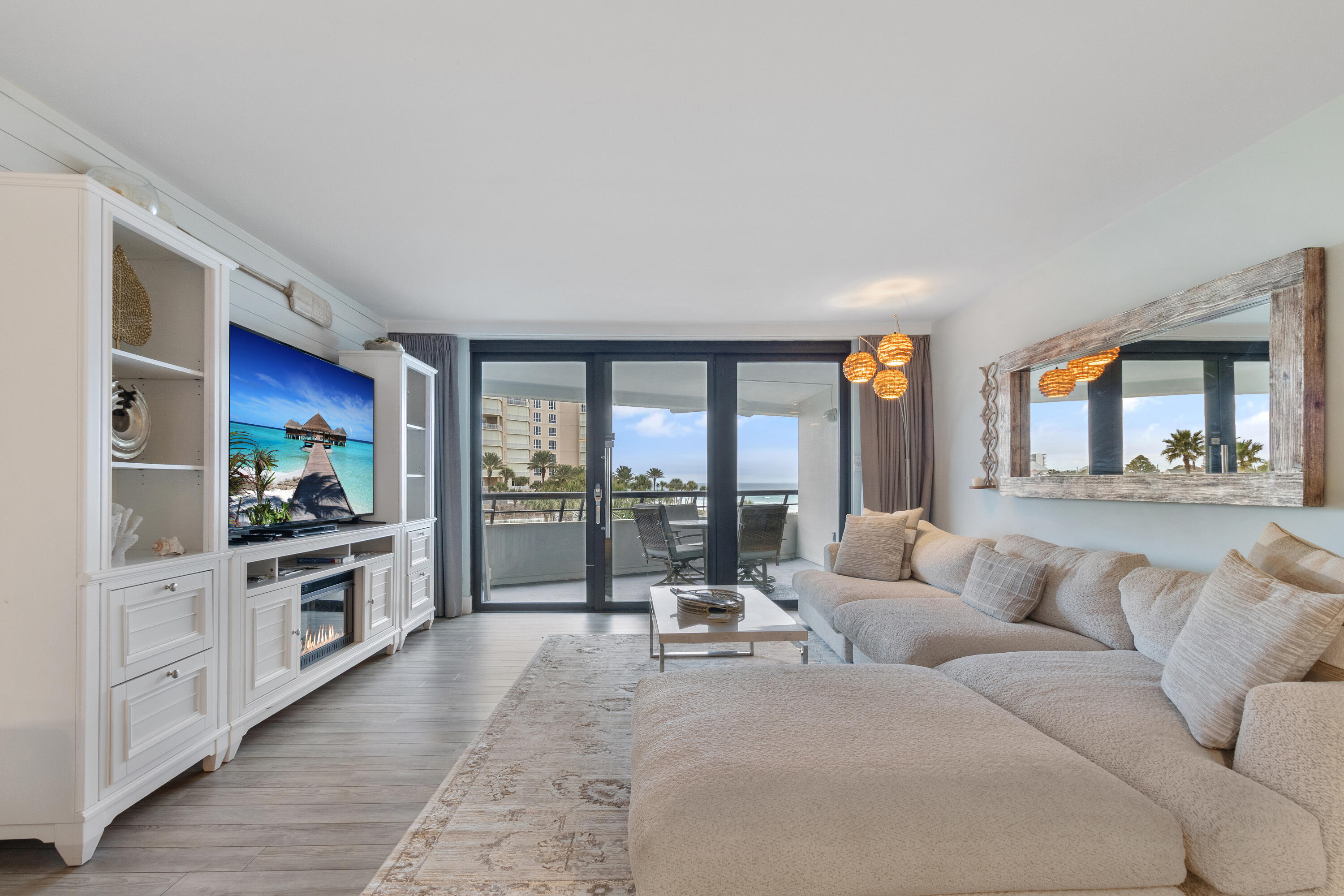 EDGEWATER - Residential