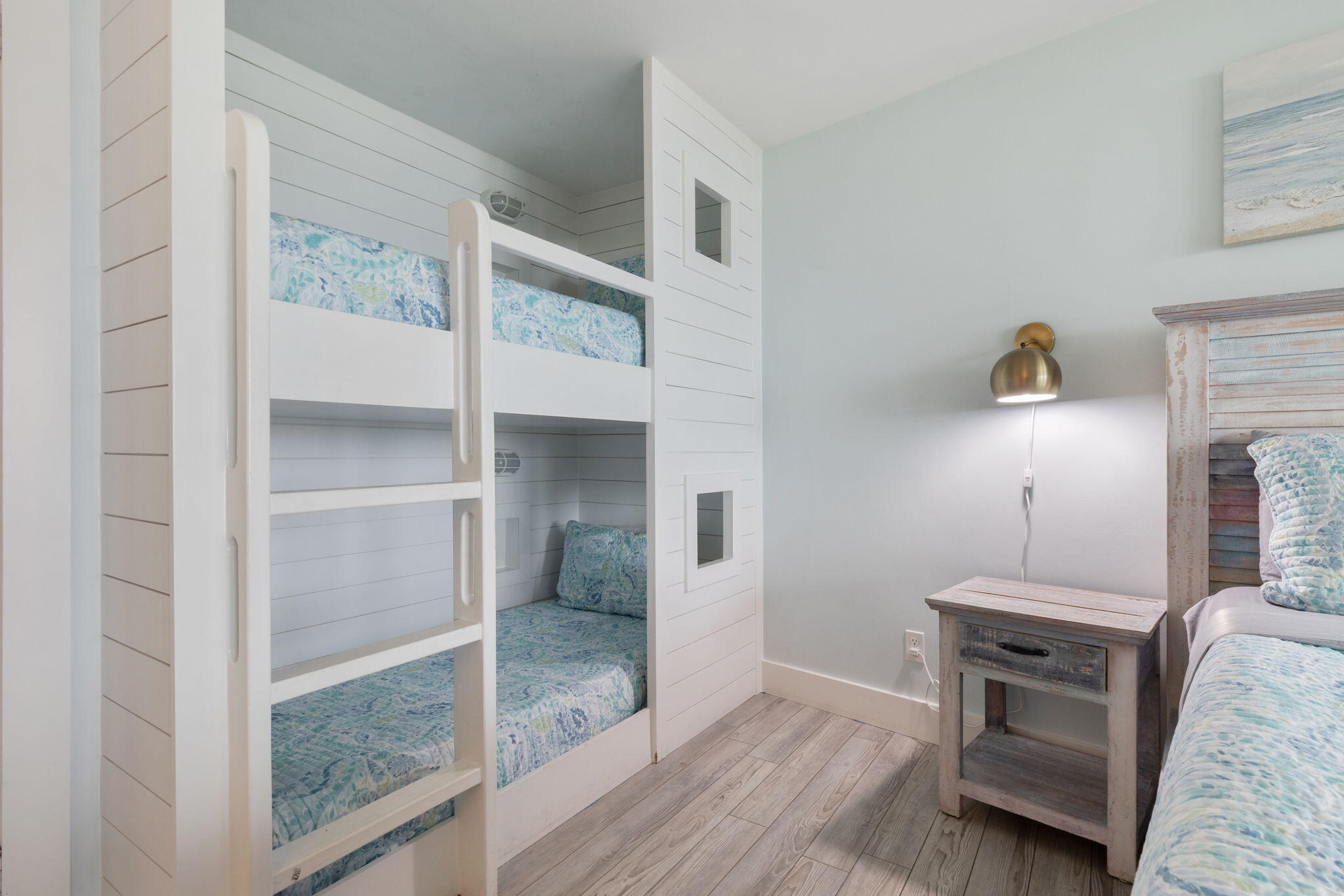 EDGEWATER - Residential