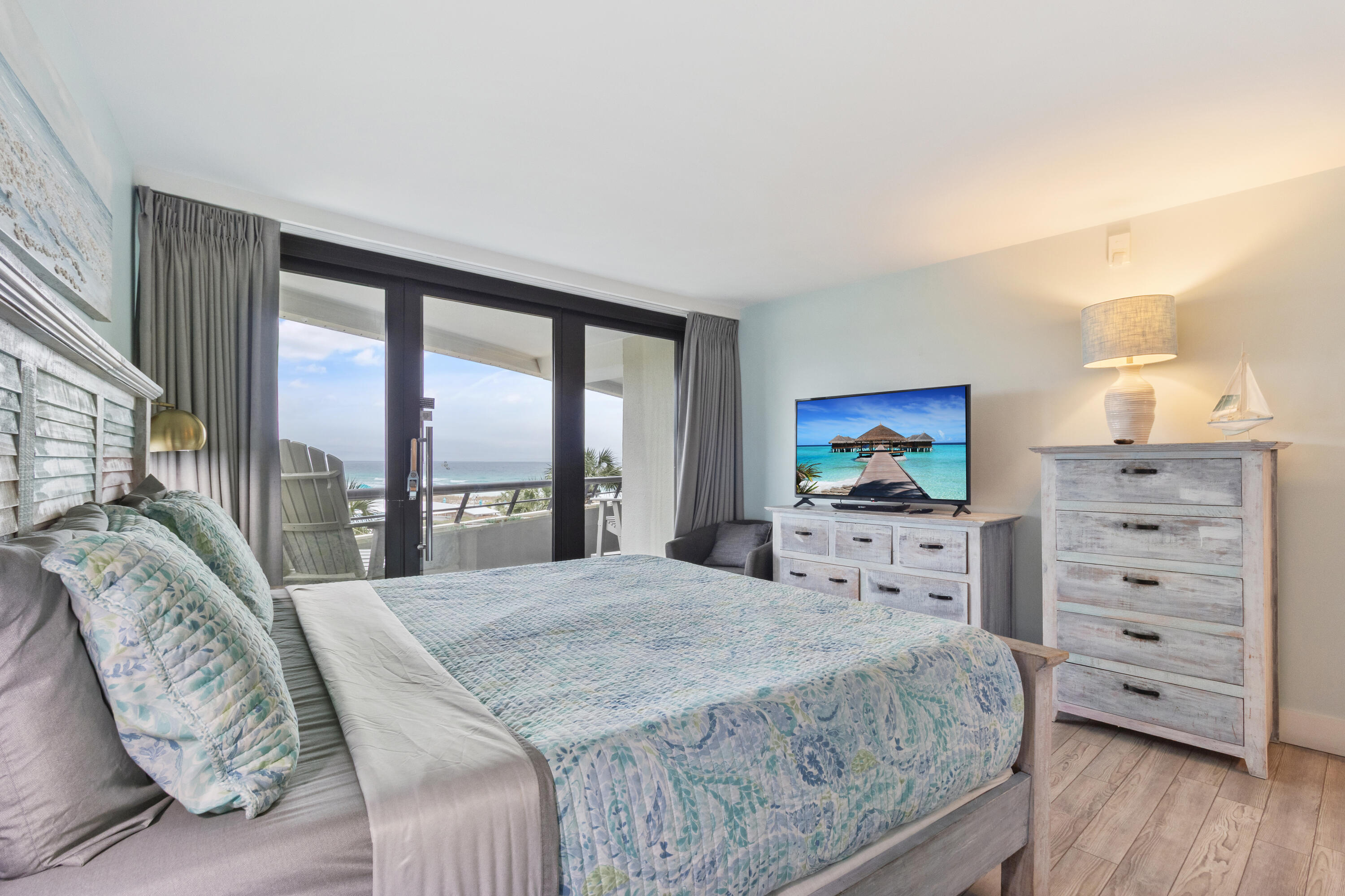 EDGEWATER - Residential