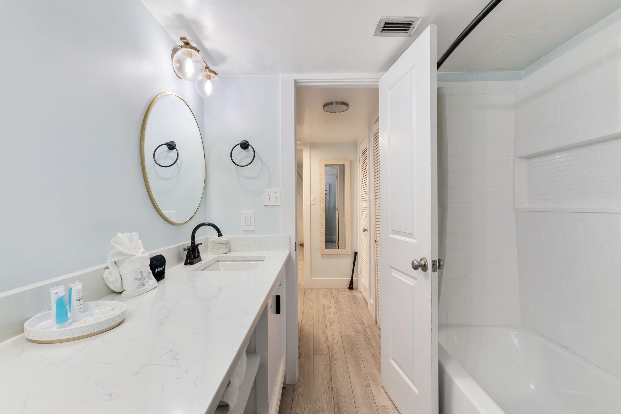 EDGEWATER - Residential