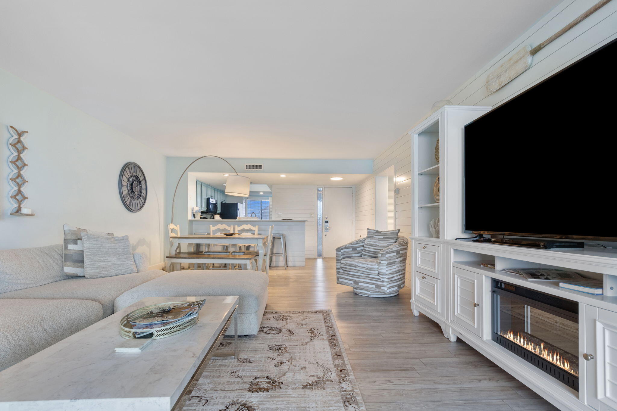 EDGEWATER - Residential