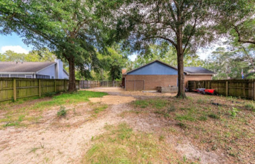 PINECREST ADDN - Residential