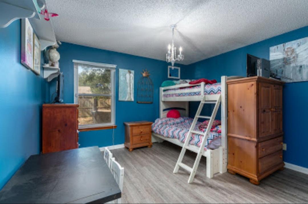 PINECREST ADDN - Residential