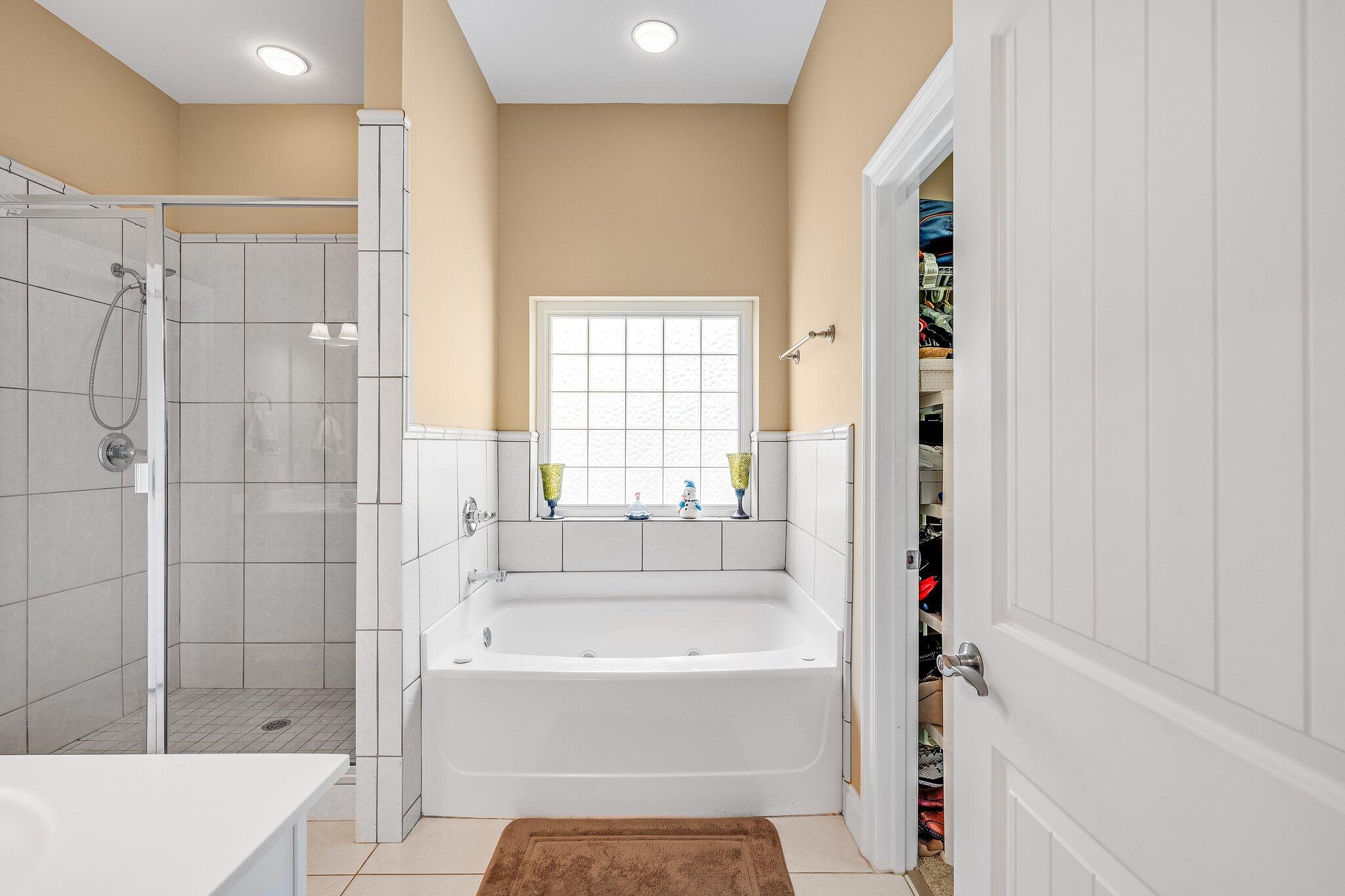 COLONY CLUB HARBOUR PH 1 - Residential