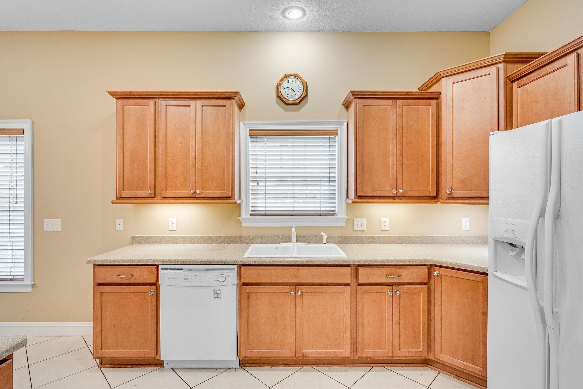 COLONY CLUB HARBOUR PH 1 - Residential