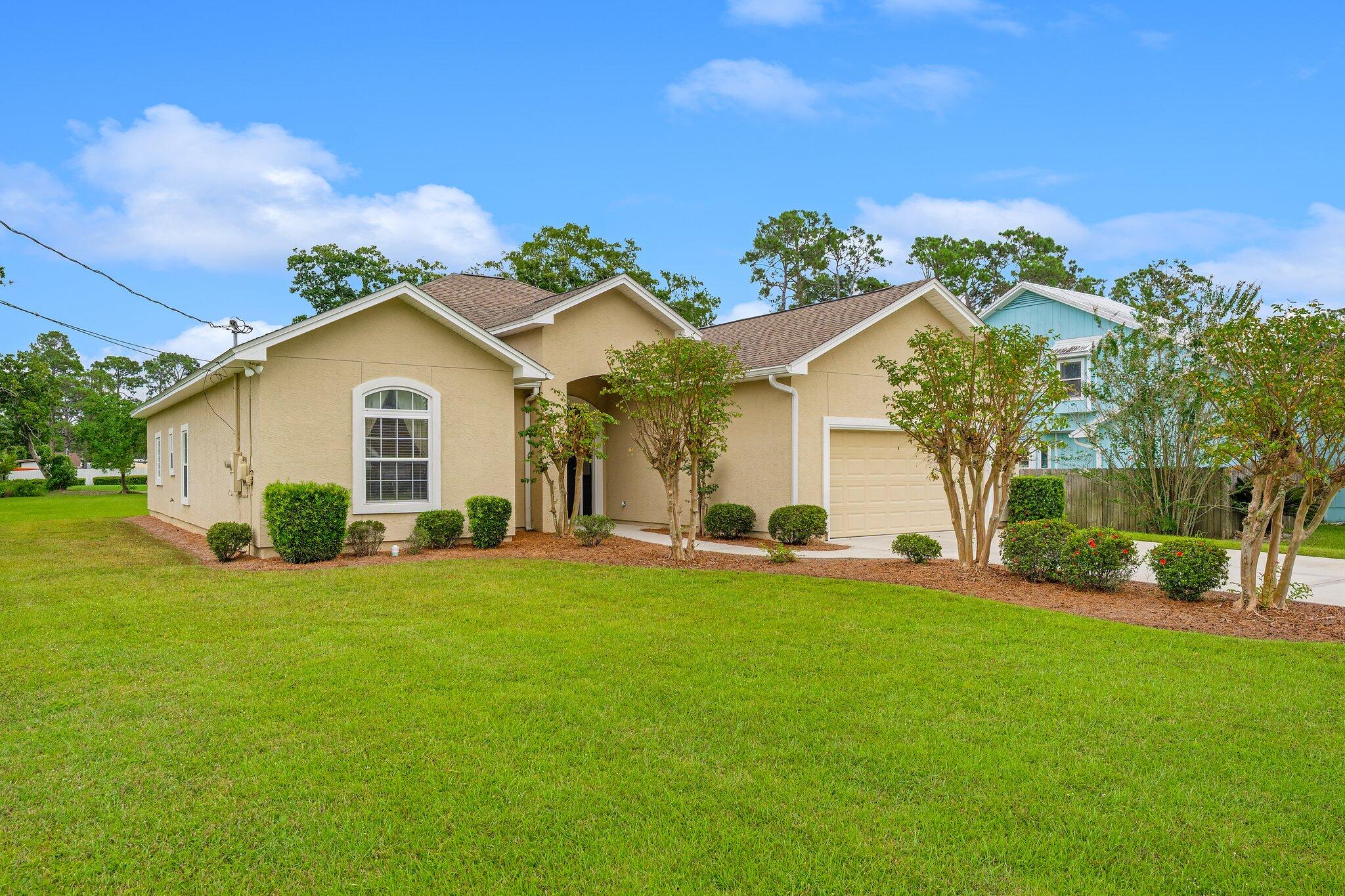 COLONY CLUB HARBOUR PH 1 - Residential