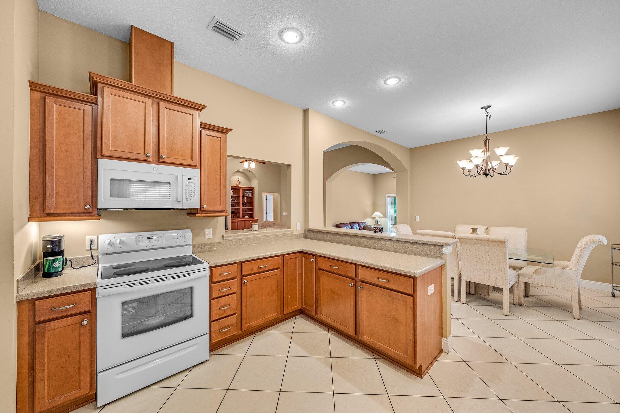 COLONY CLUB HARBOUR PH 1 - Residential