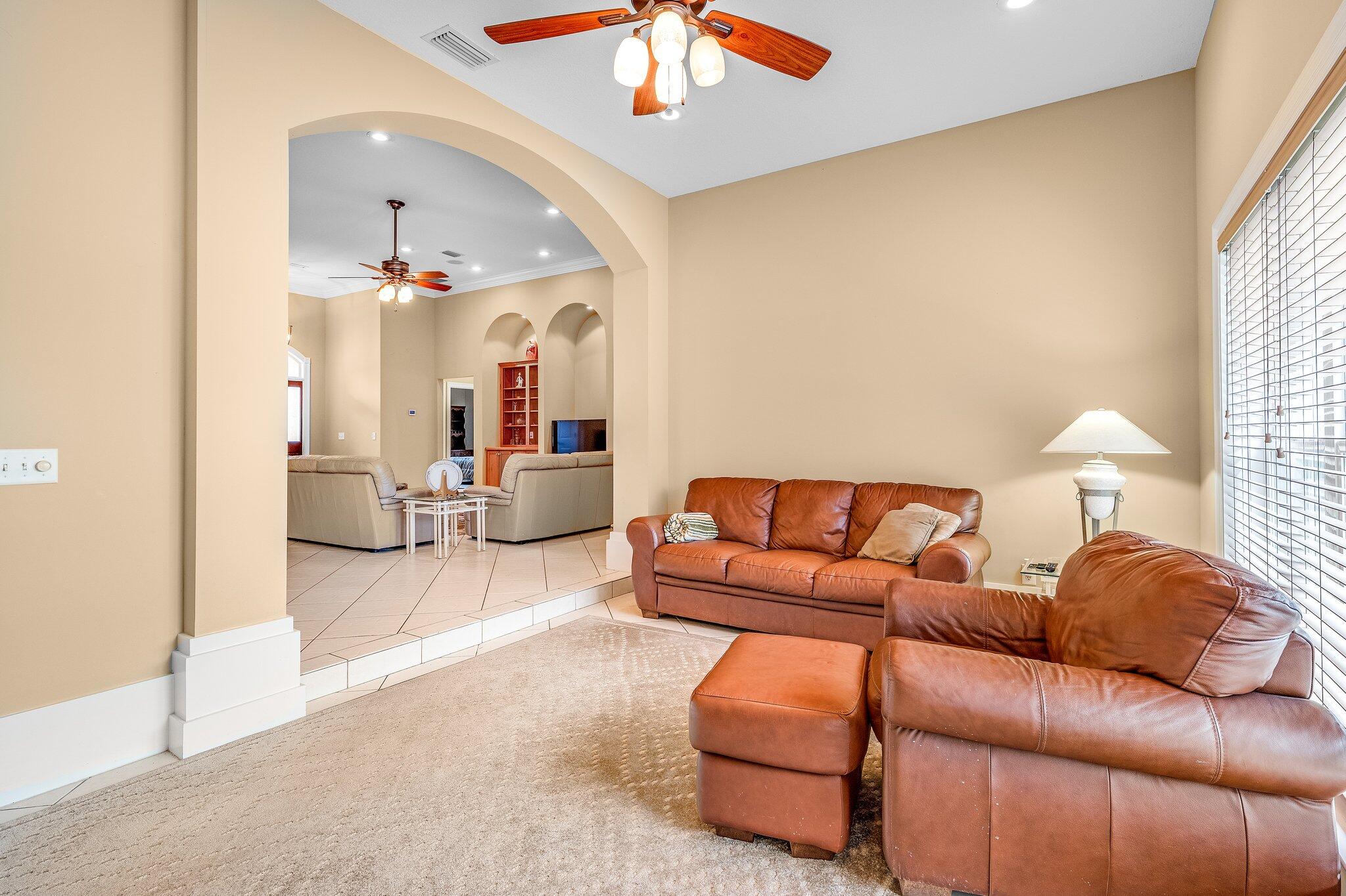 COLONY CLUB HARBOUR PH 1 - Residential