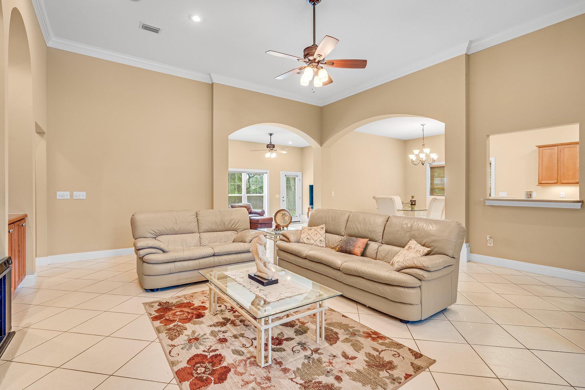 COLONY CLUB HARBOUR PH 1 - Residential