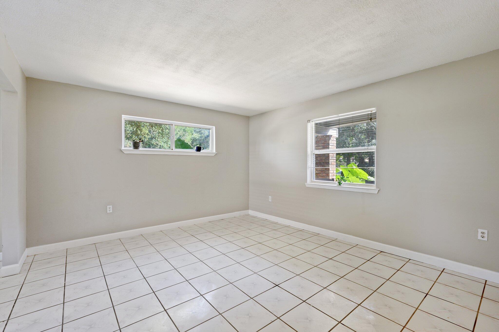 RAINTREE ESTATES UNIT 1 - Residential