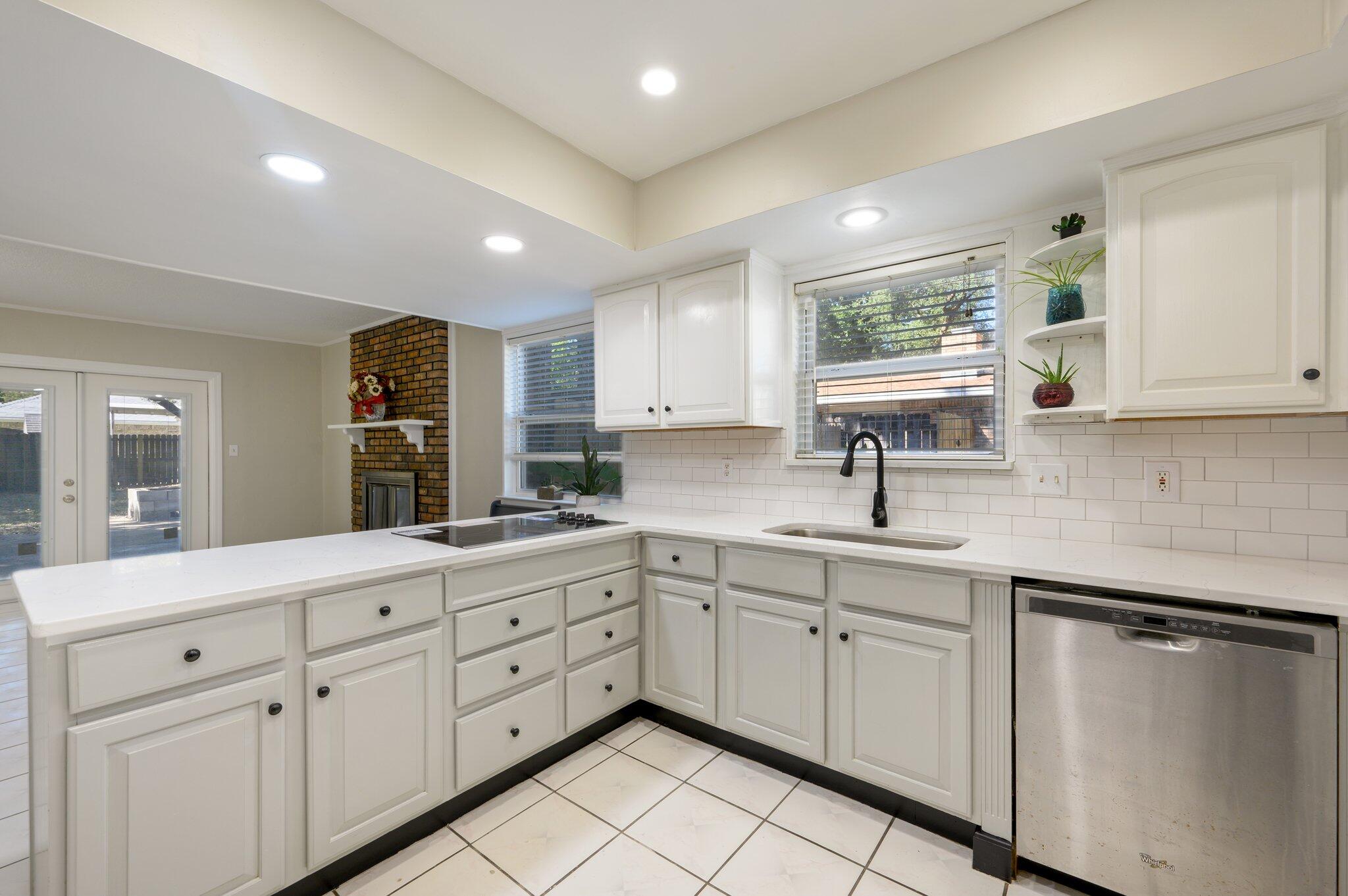 RAINTREE ESTATES UNIT 1 - Residential