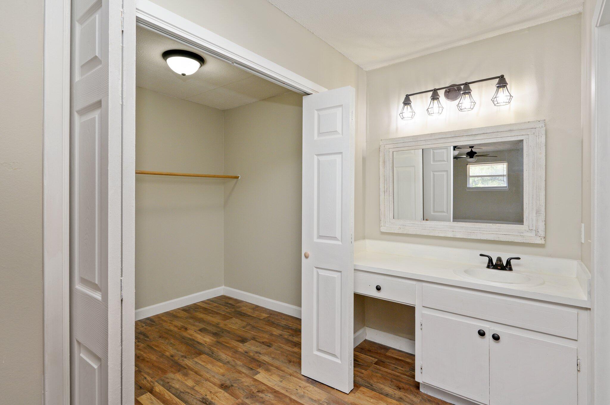 RAINTREE ESTATES UNIT 1 - Residential