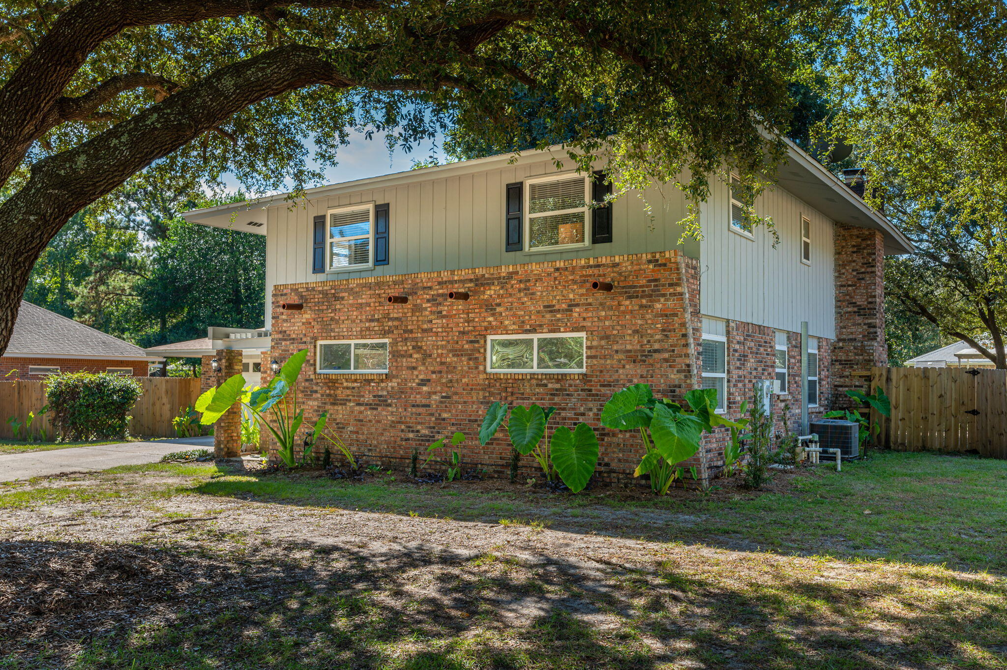 RAINTREE ESTATES UNIT 1 - Residential