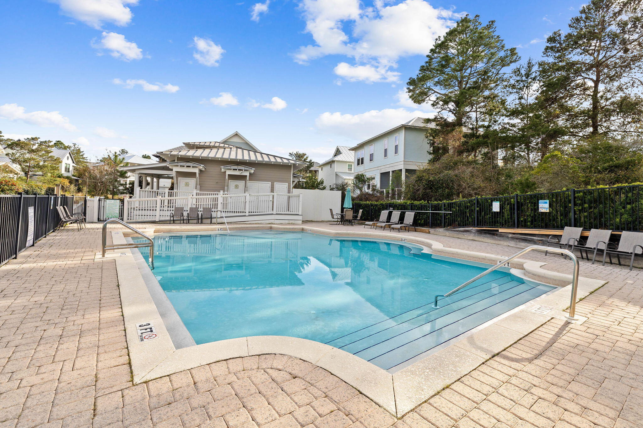 LAKESIDE AT BLUE MOUNTAIN BEACH - Residential