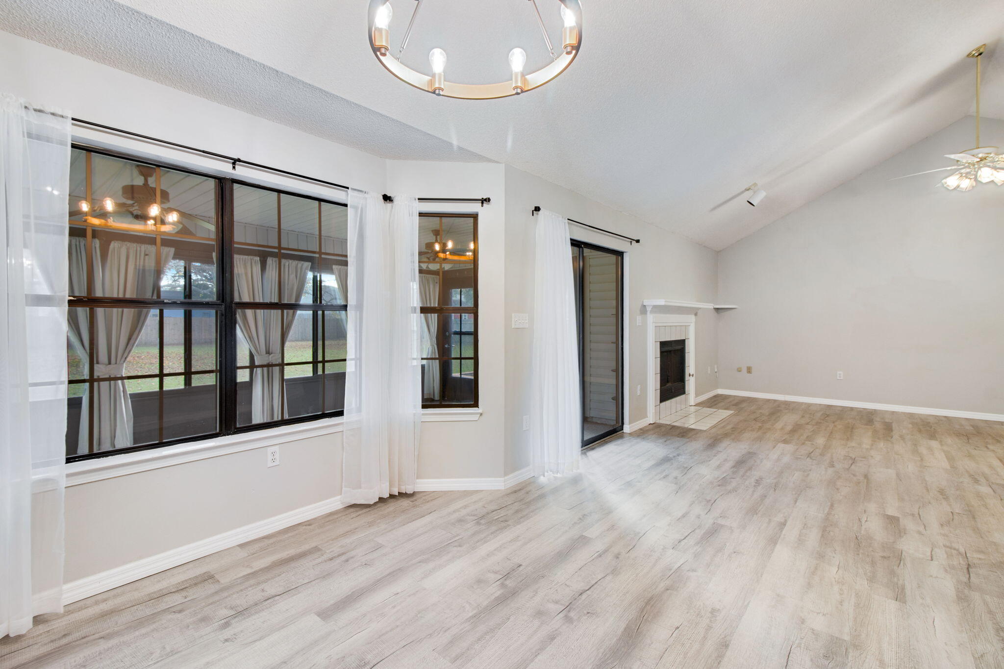 HOLLEY BY THE SEA - Residential