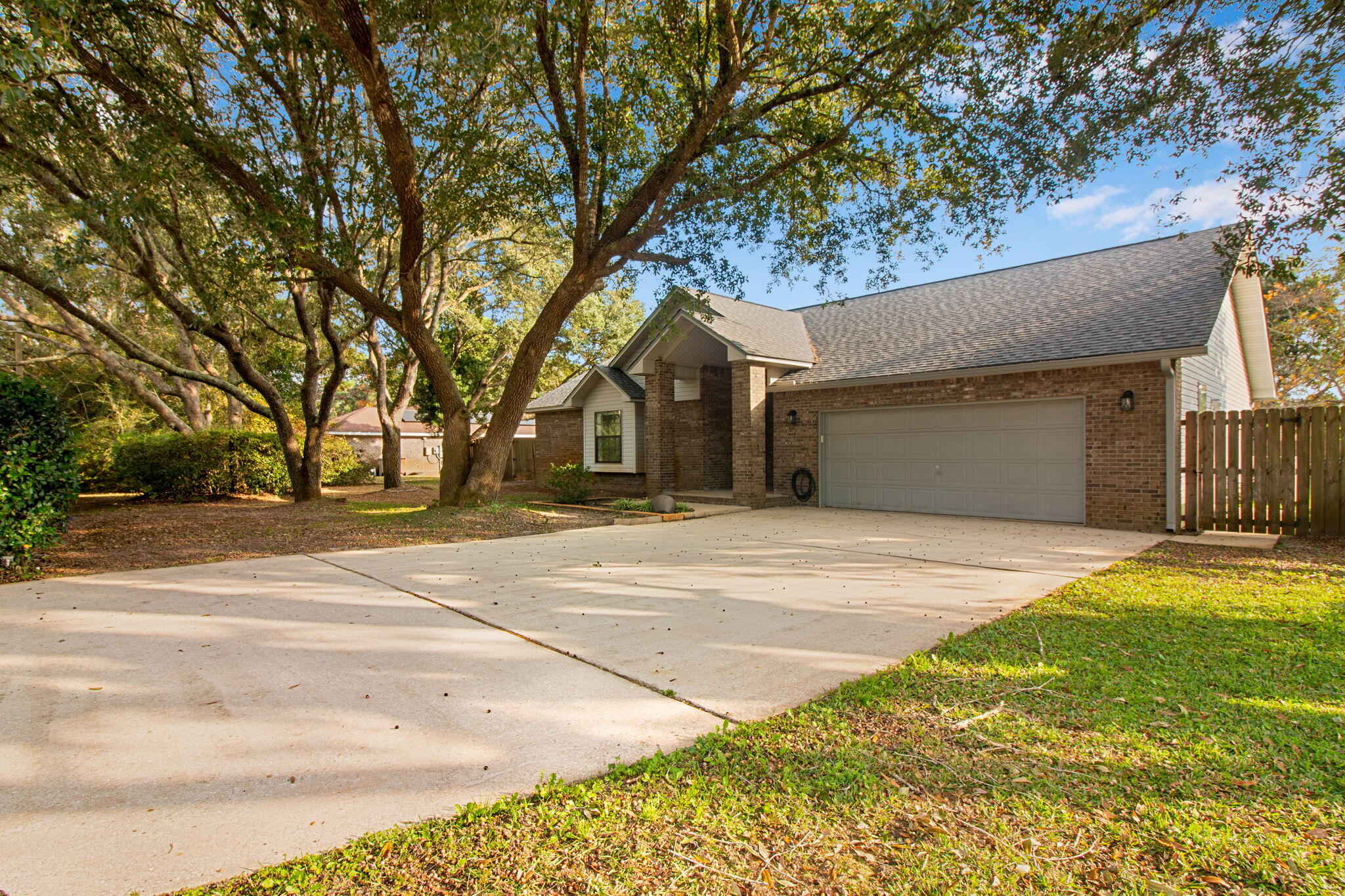 HOLLEY BY THE SEA - Residential