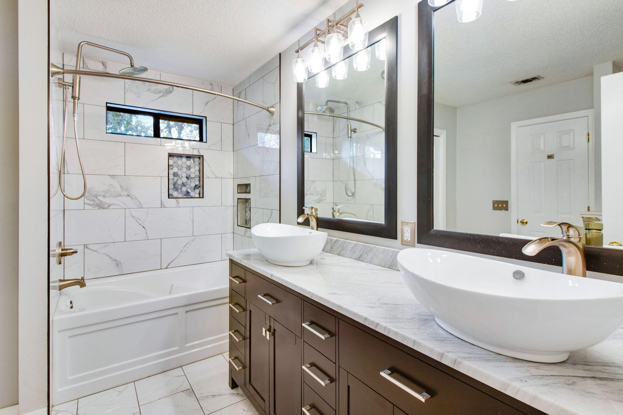 HOLLEY BY THE SEA - Residential