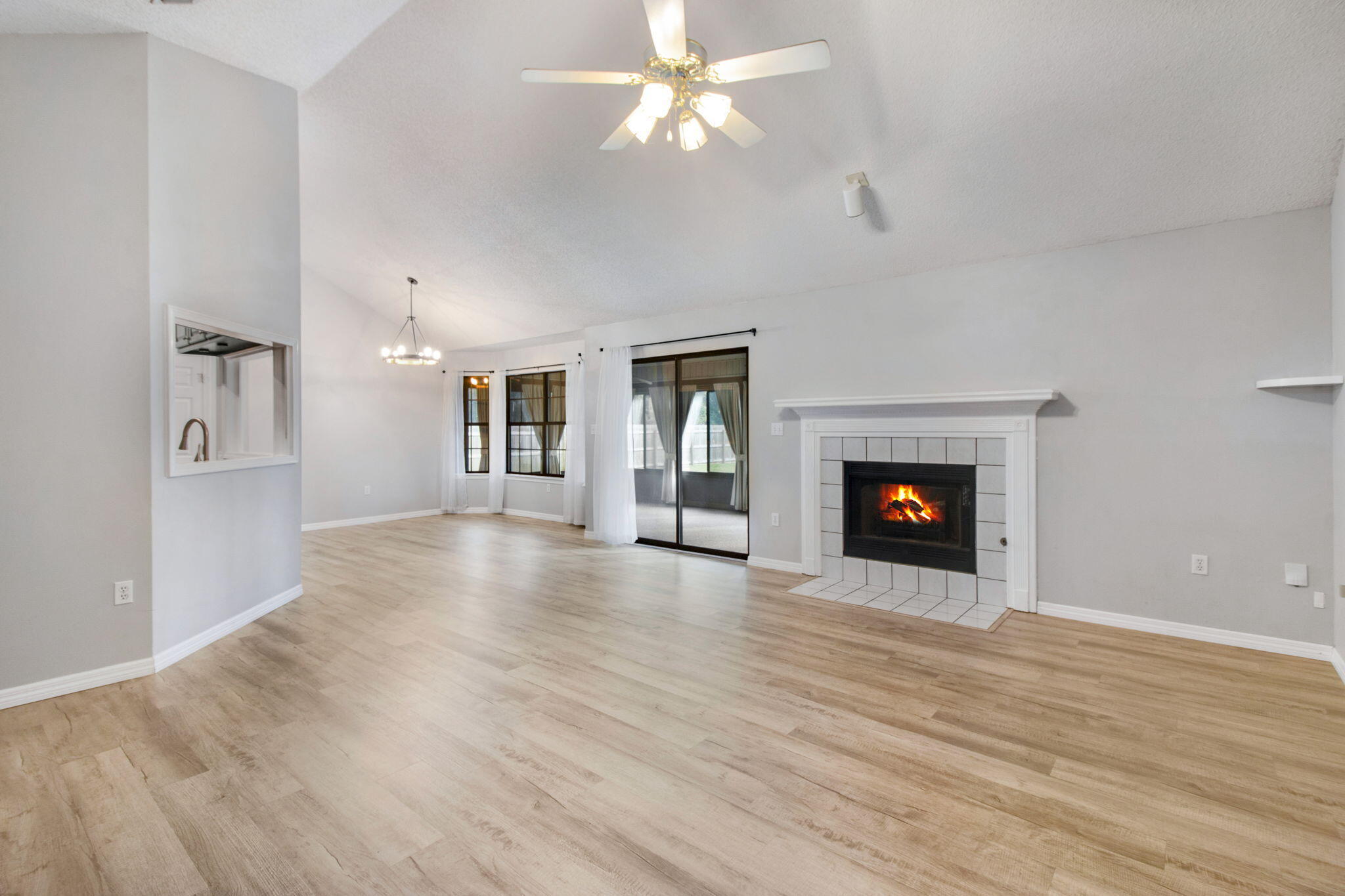 HOLLEY BY THE SEA - Residential