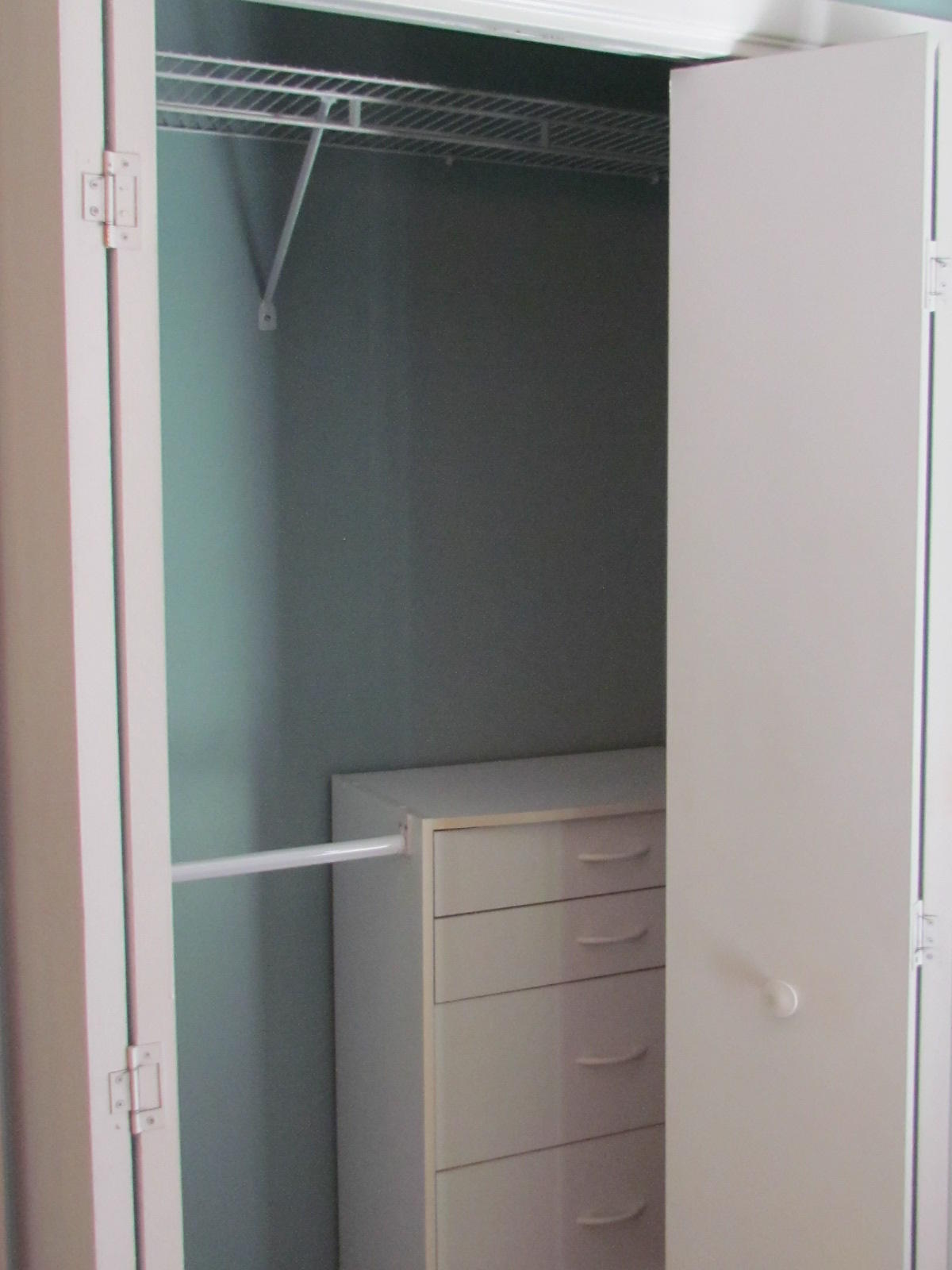 COLLEGE OAKS - Residential Lease