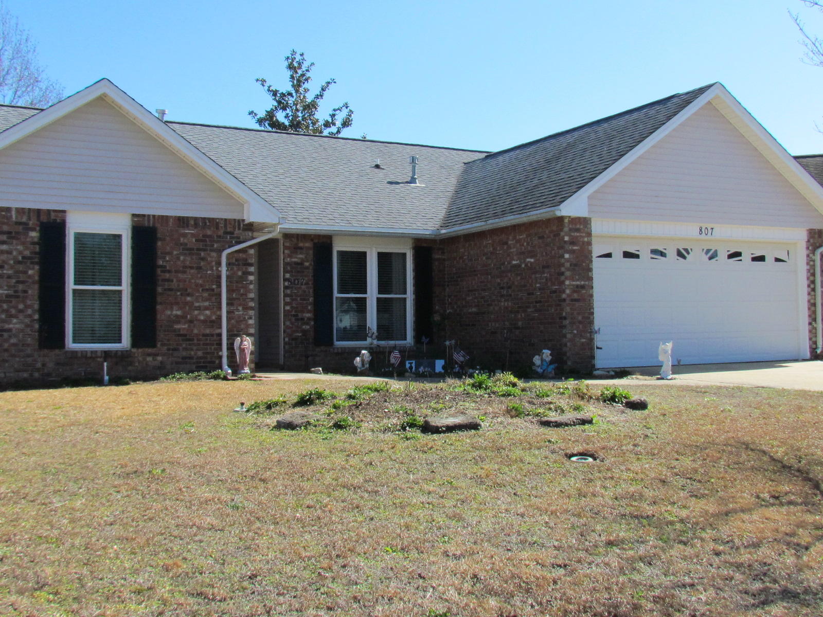 COLLEGE OAKS - Residential Lease