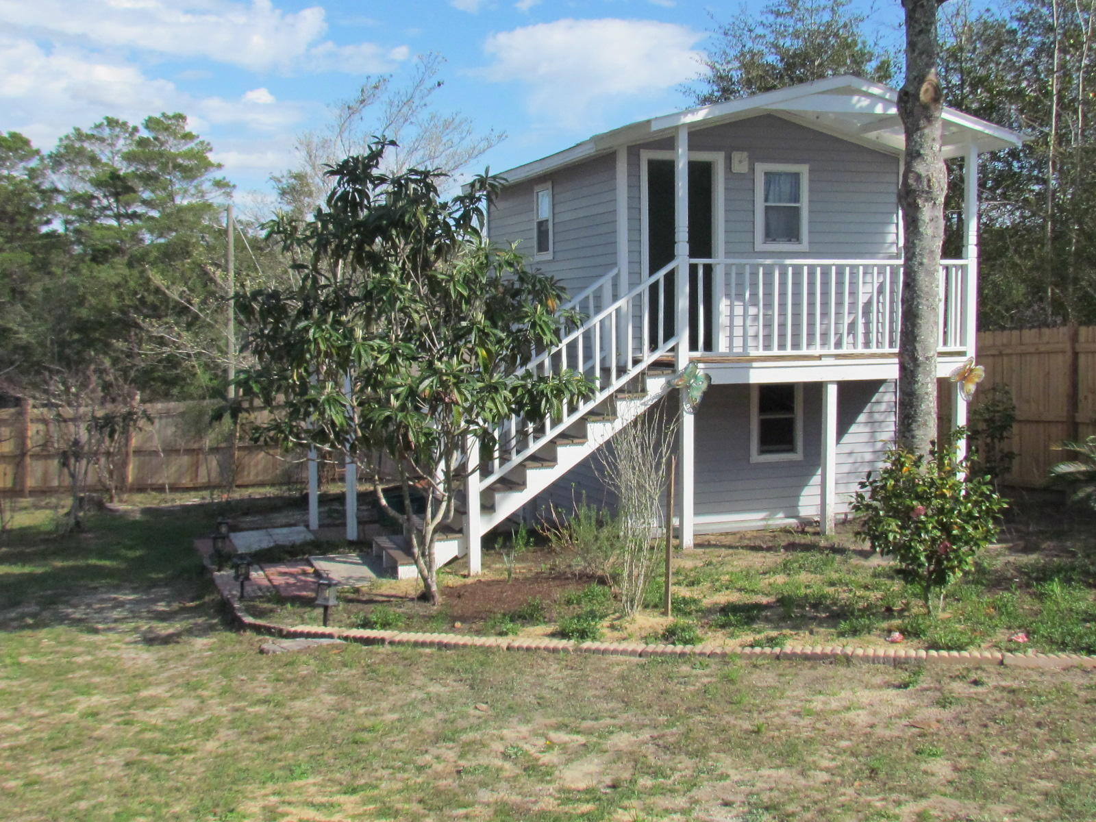 COLLEGE OAKS - Residential Lease